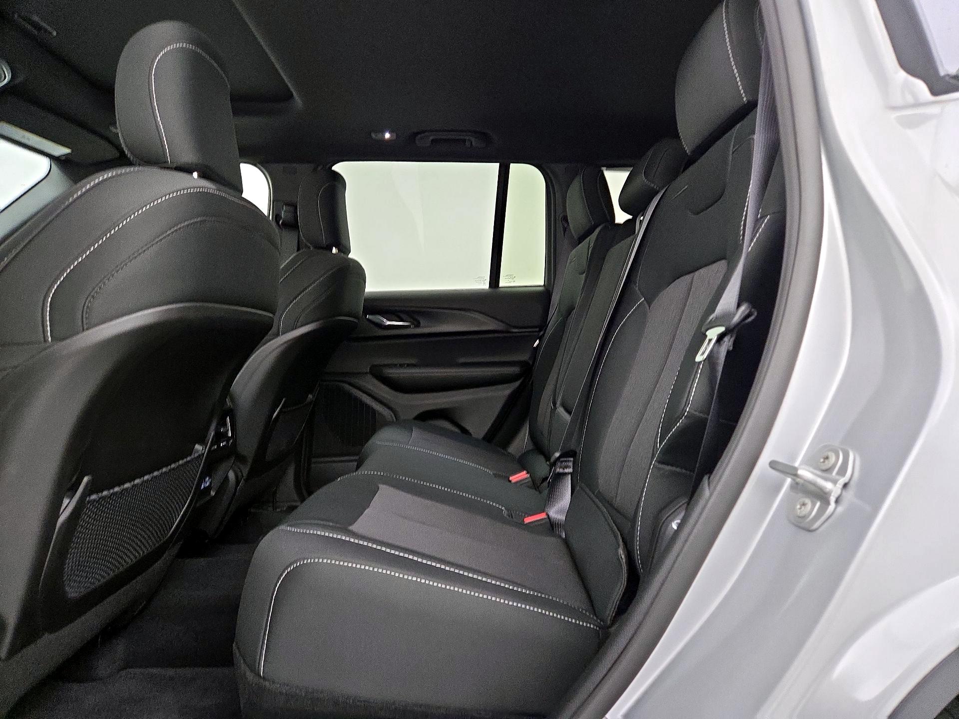 Thumbnail: 2025 Jeep Grand Cherokee - 19