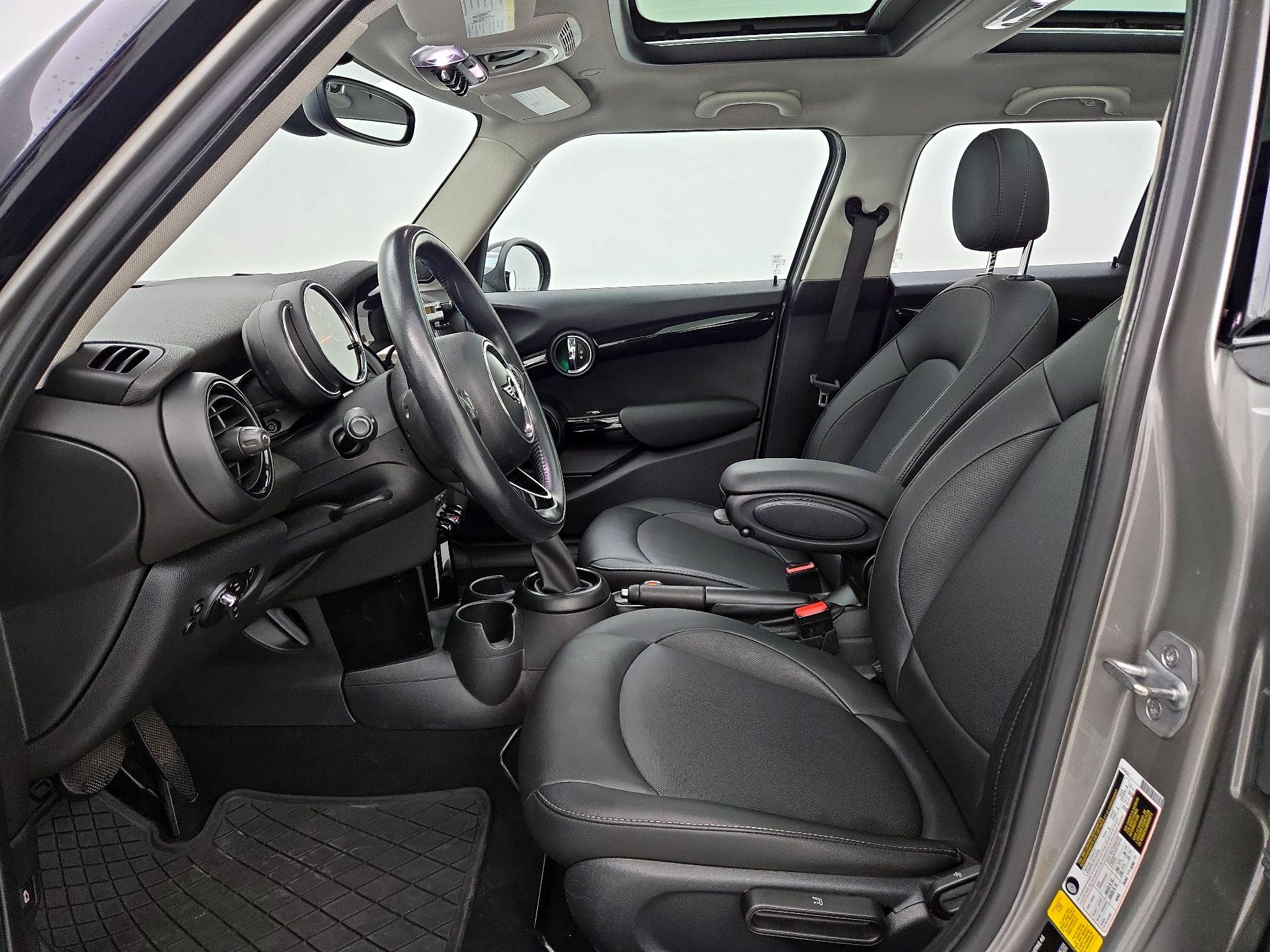 Thumbnail: 2019 MINI Cooper Hardtop - 11