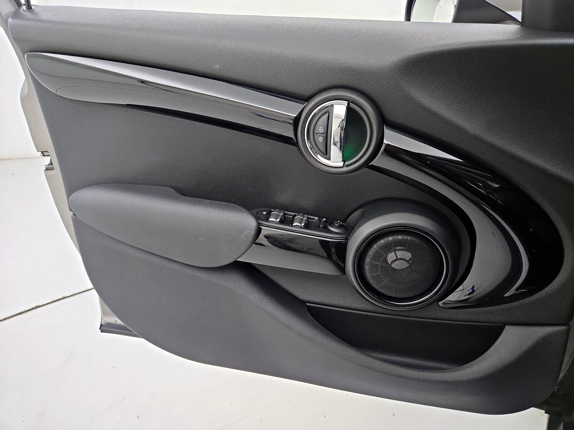 Thumbnail: 2019 MINI Cooper Hardtop - 12