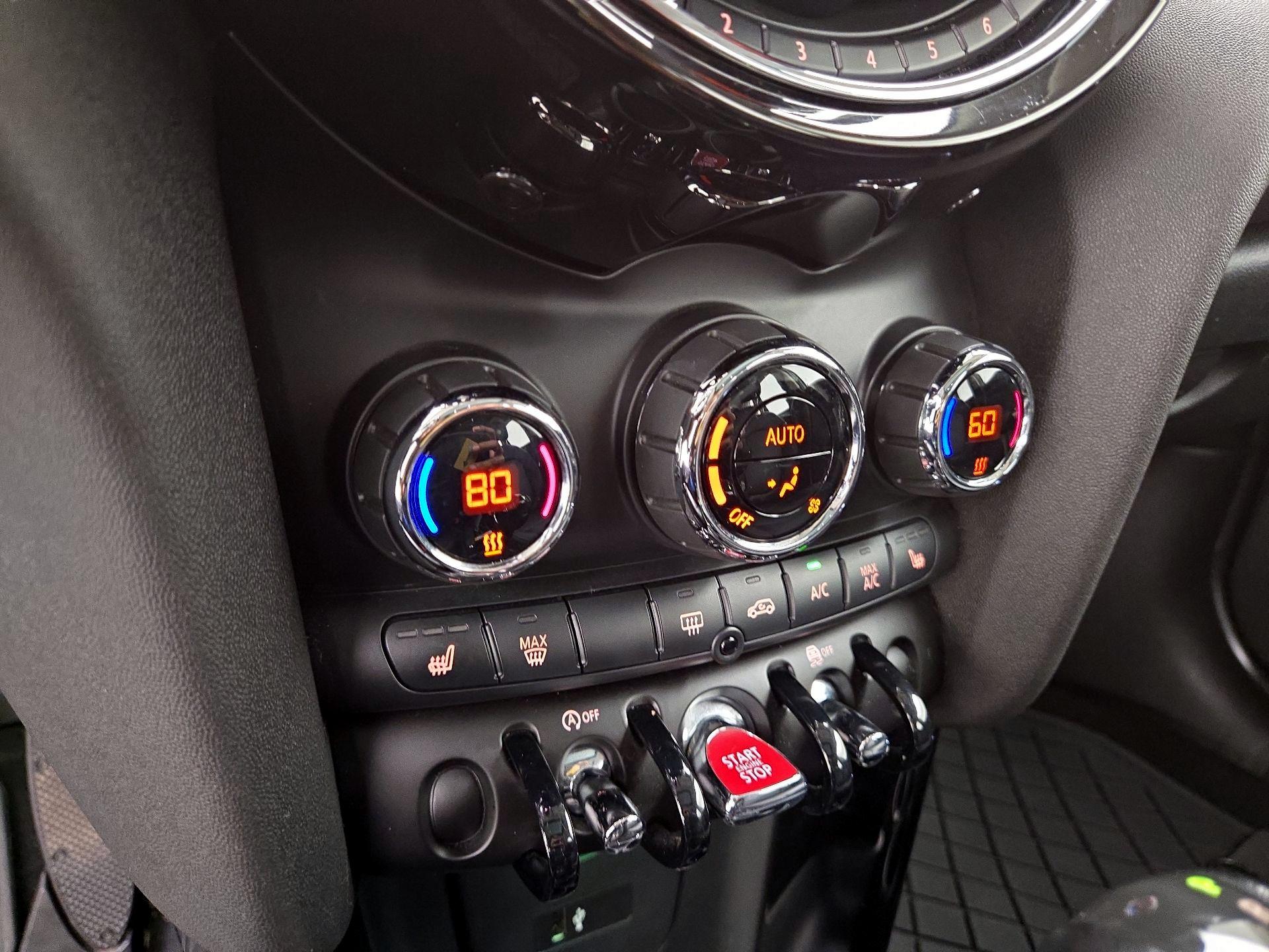 Thumbnail: 2019 MINI Cooper Hardtop - 16