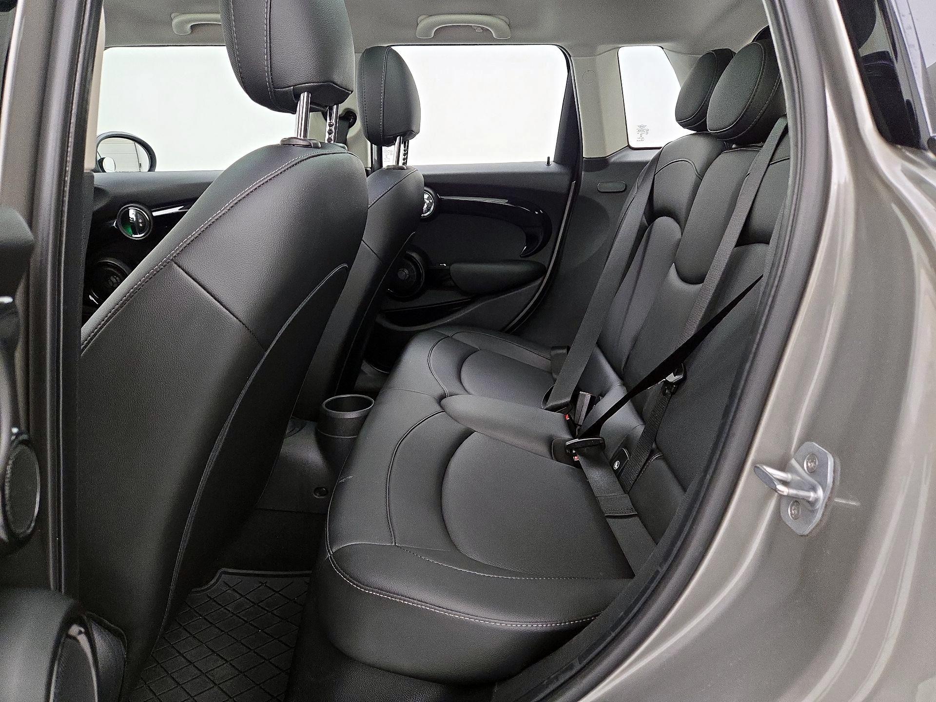 Thumbnail: 2019 MINI Cooper Hardtop - 20