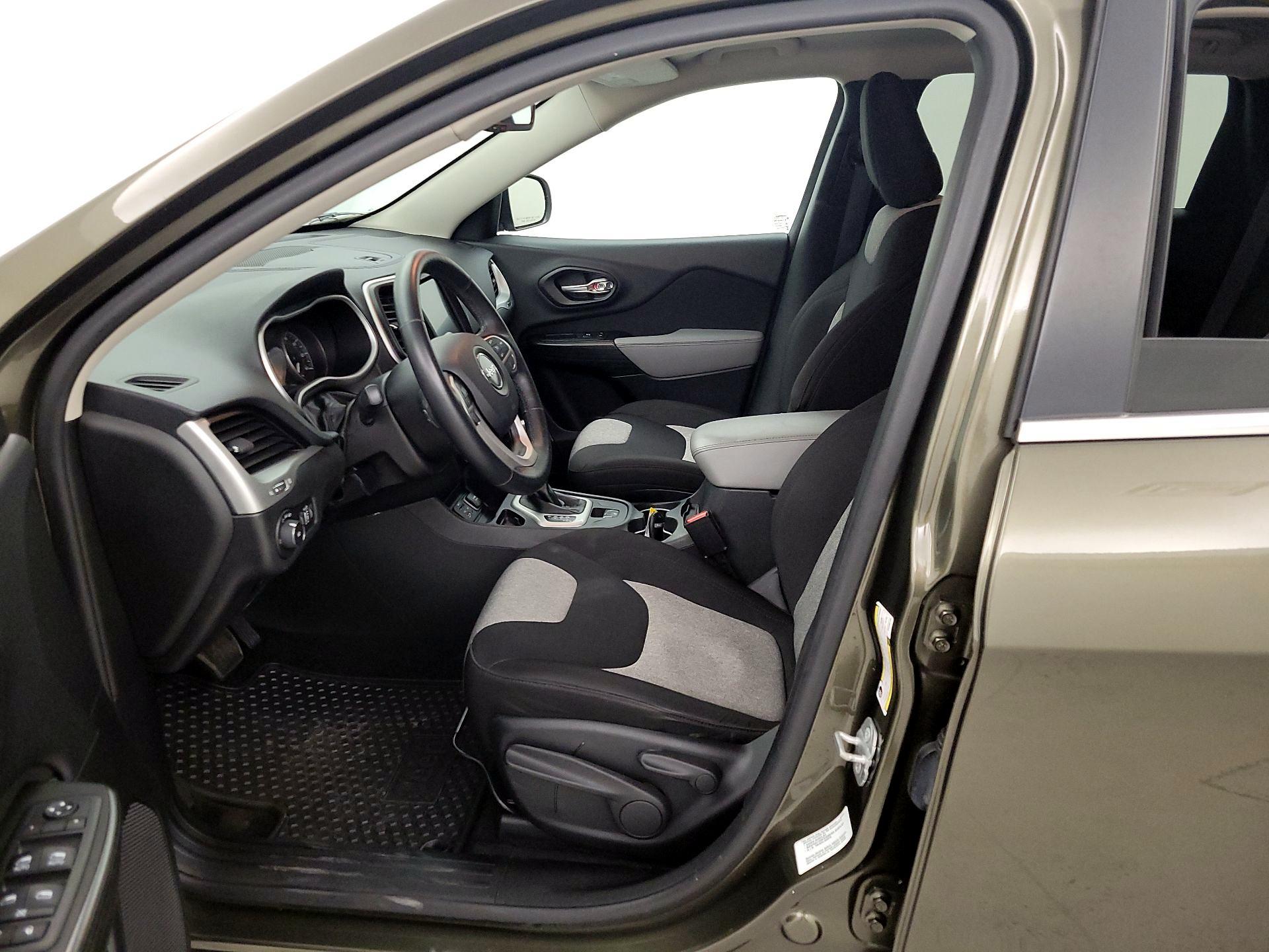 Thumbnail: 2014 Jeep Cherokee - 11