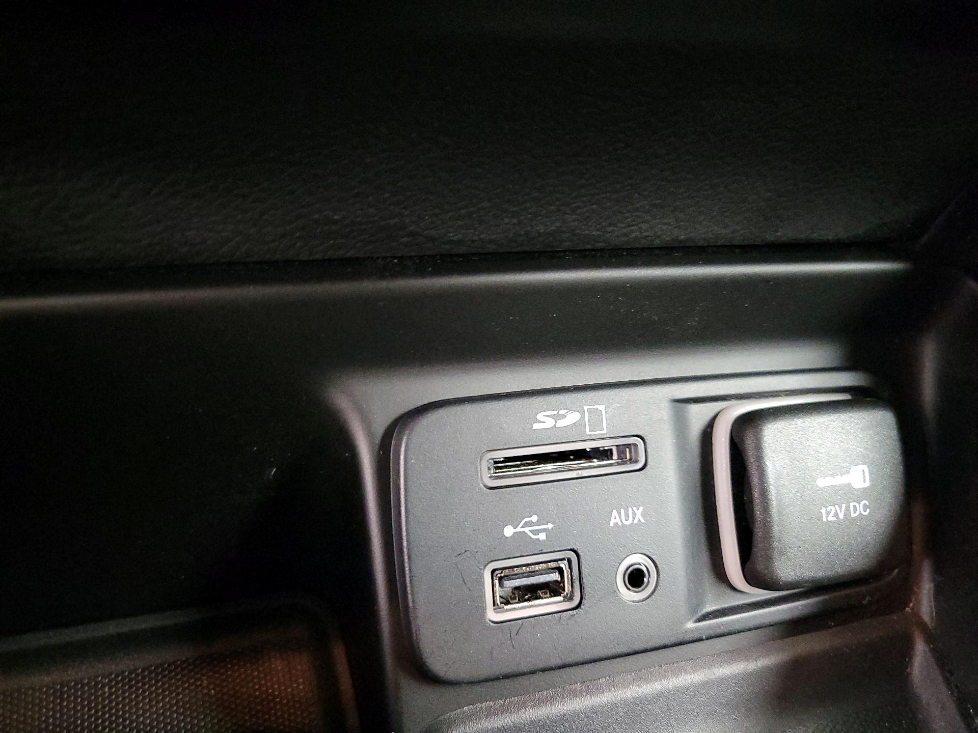 Thumbnail: 2014 Jeep Cherokee - 19