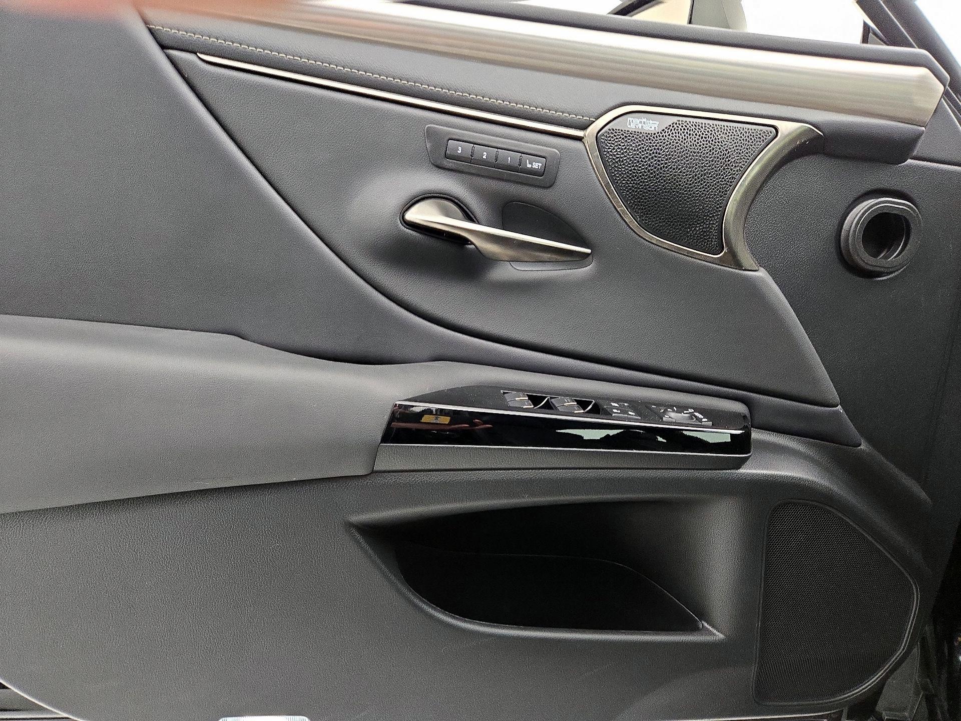 Thumbnail: 2023 Lexus ES - 12