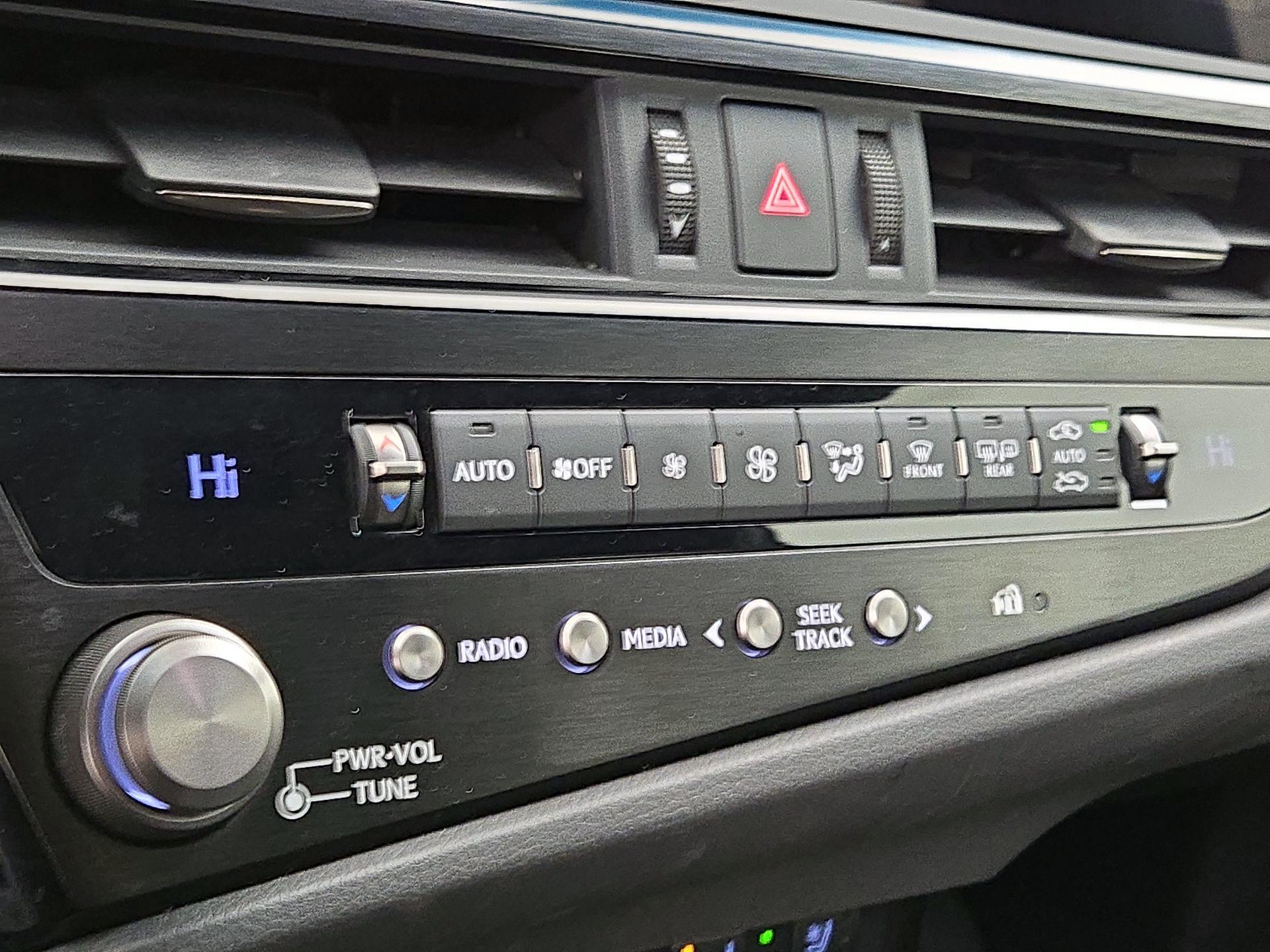 Thumbnail: 2023 Lexus ES - 16