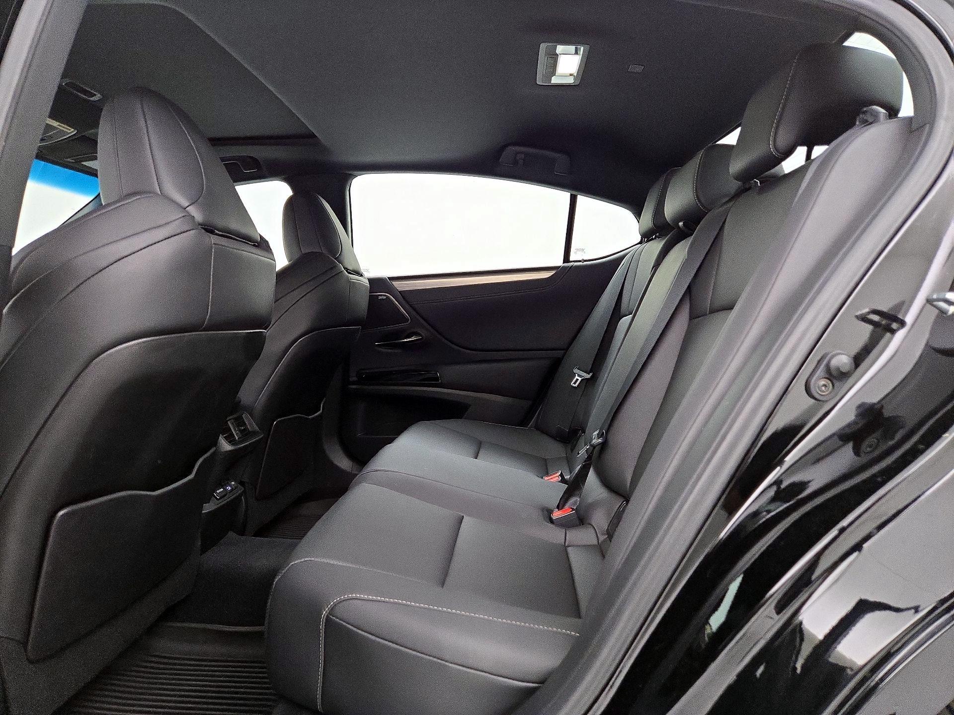 Thumbnail: 2023 Lexus ES - 20