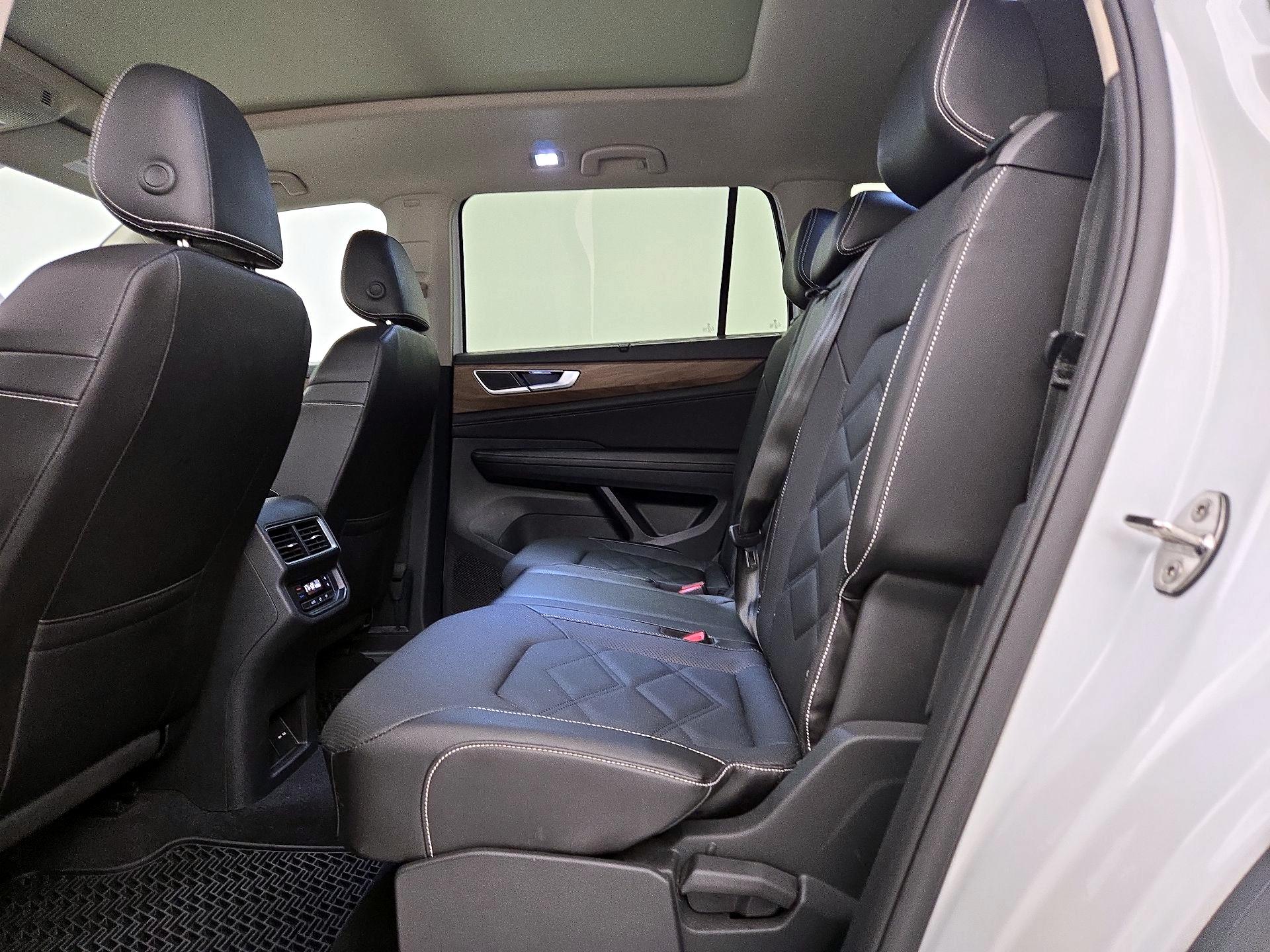 Thumbnail: 2024 Volkswagen Atlas - 19