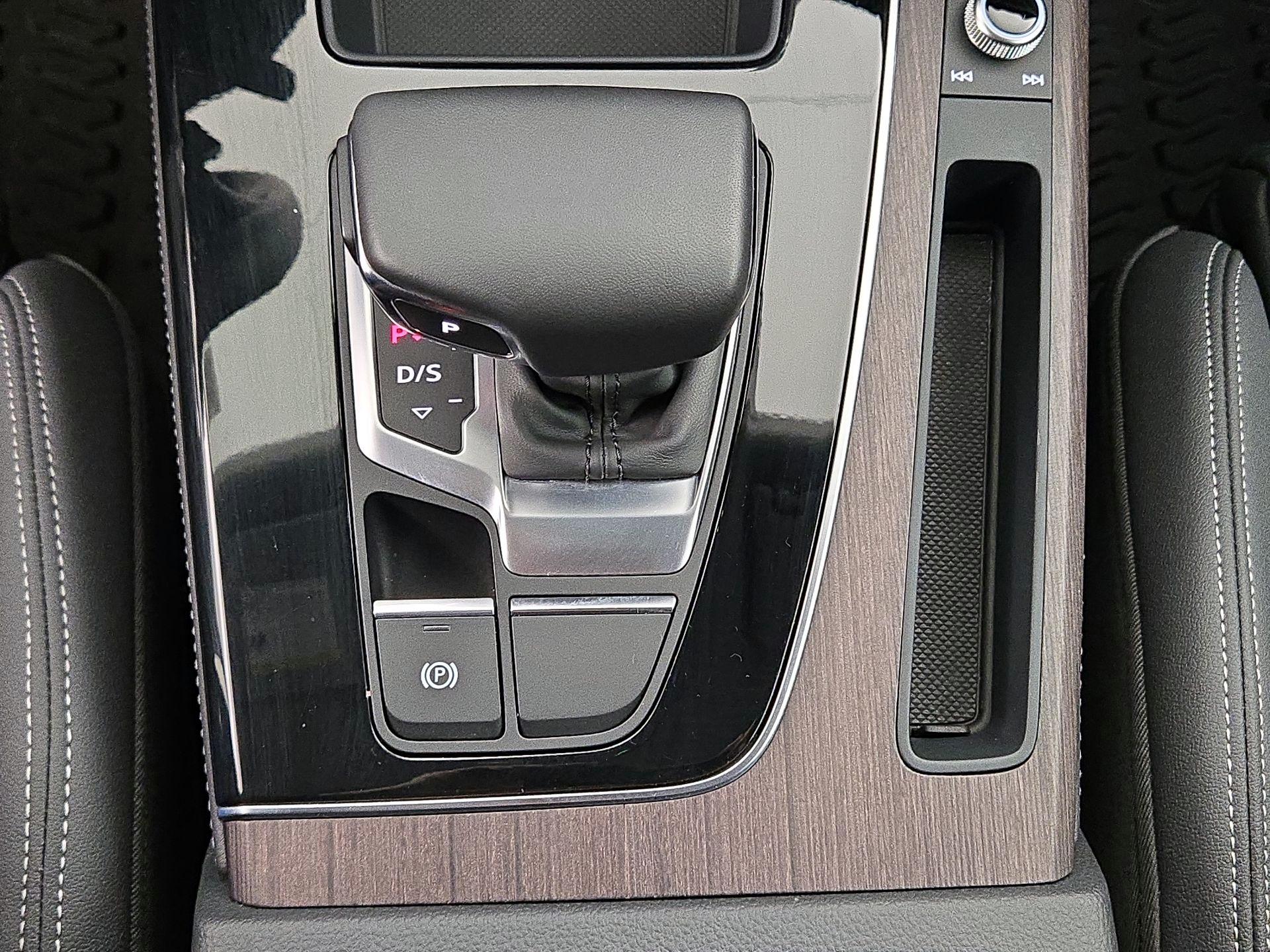 Thumbnail: 2023 Audi Q5 - 17