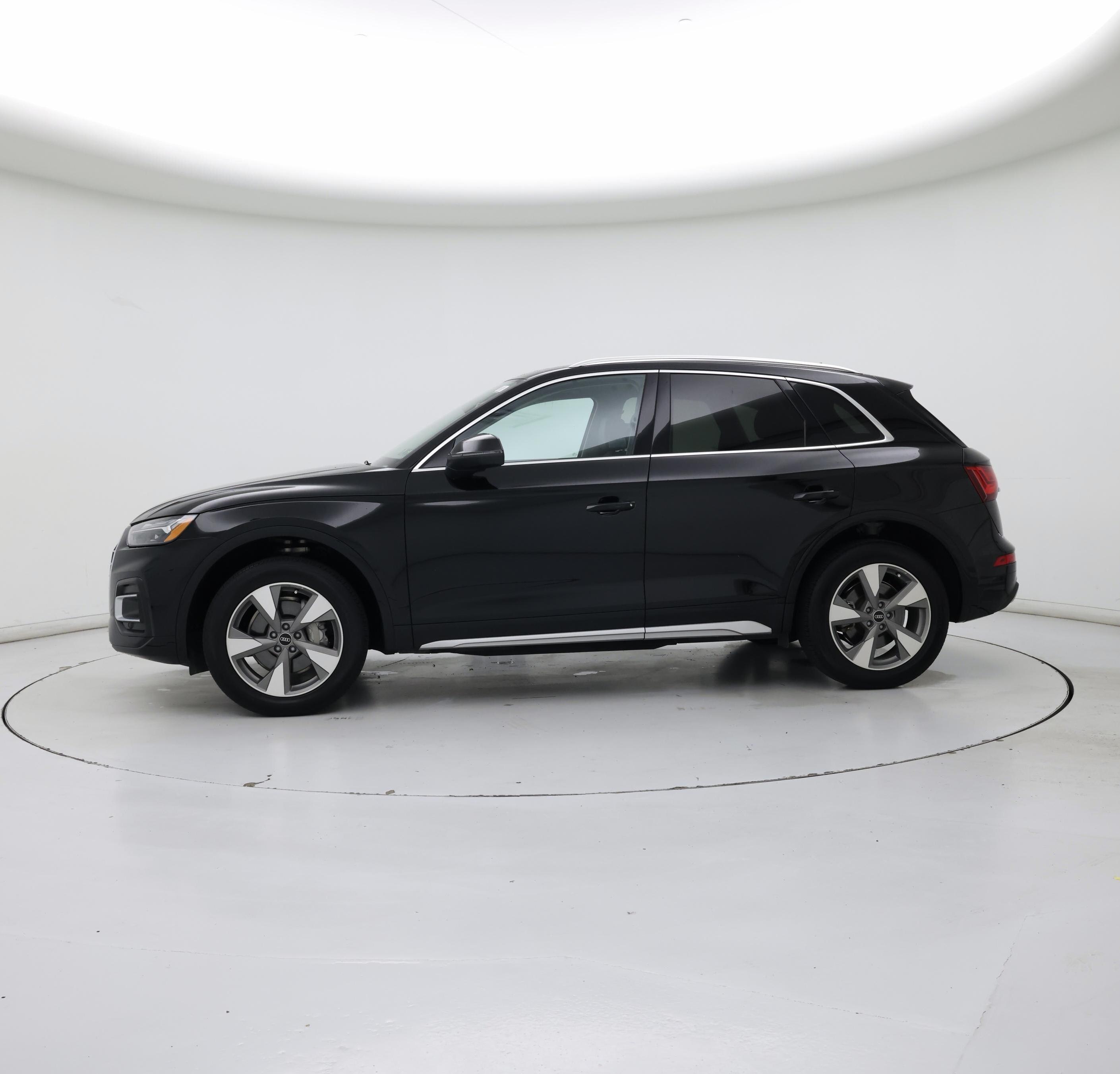 Thumbnail: 2023 Audi Q5 - 3