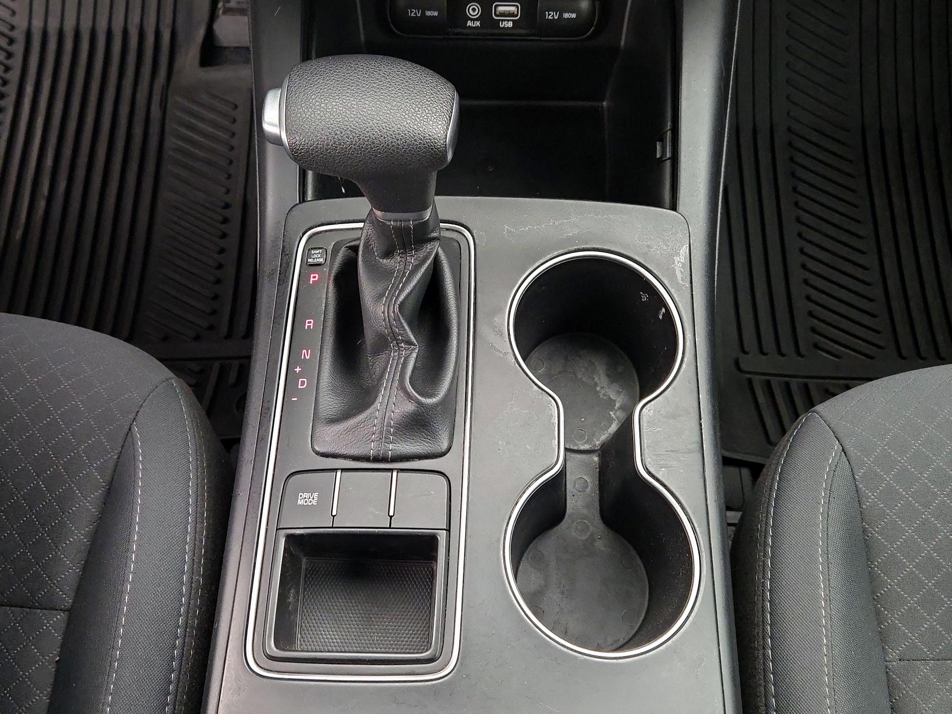 Thumbnail: 2019 Kia Sorento - 16