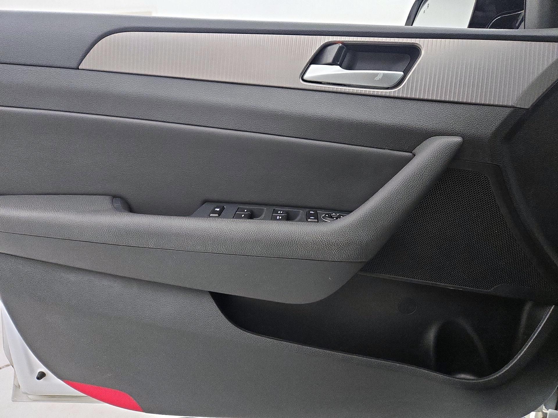 Thumbnail: 2018 Hyundai Sonata - 12