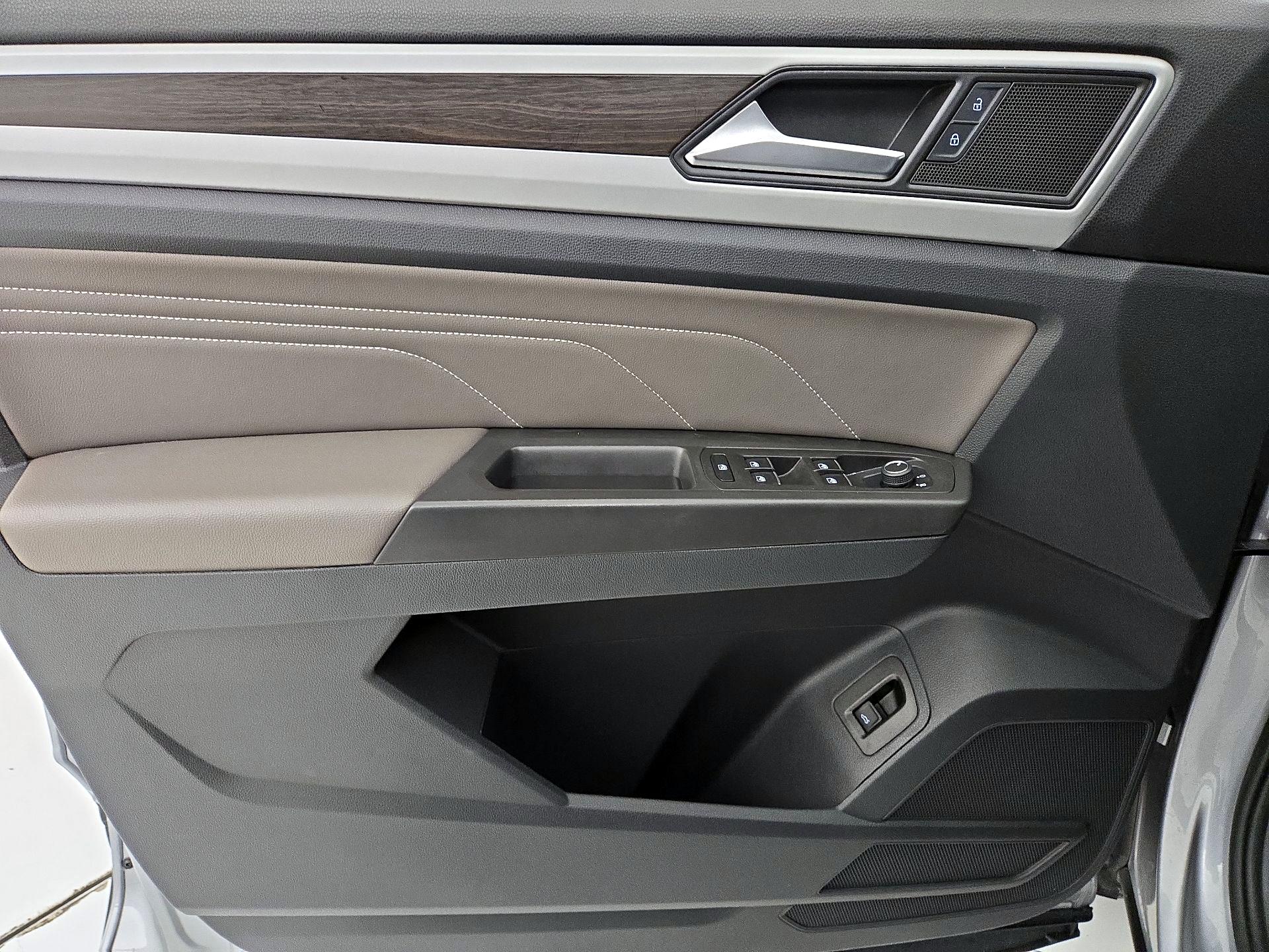 Thumbnail: 2022 Volkswagen Atlas - 12