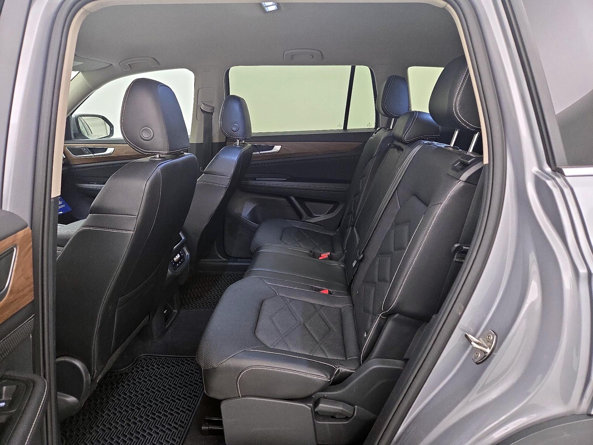 Thumbnail: 2024 Volkswagen Atlas - 17