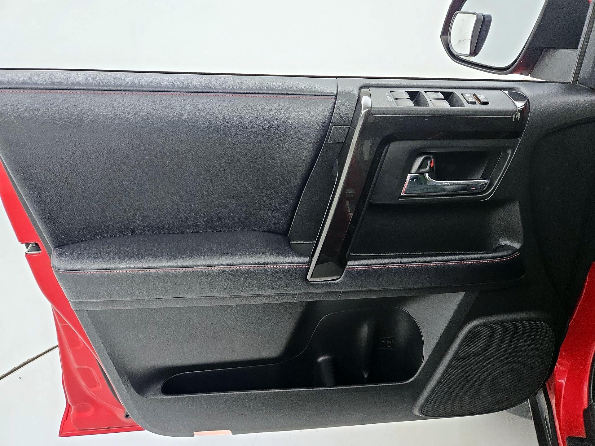 Thumbnail: 2019 Toyota 4Runner - 12