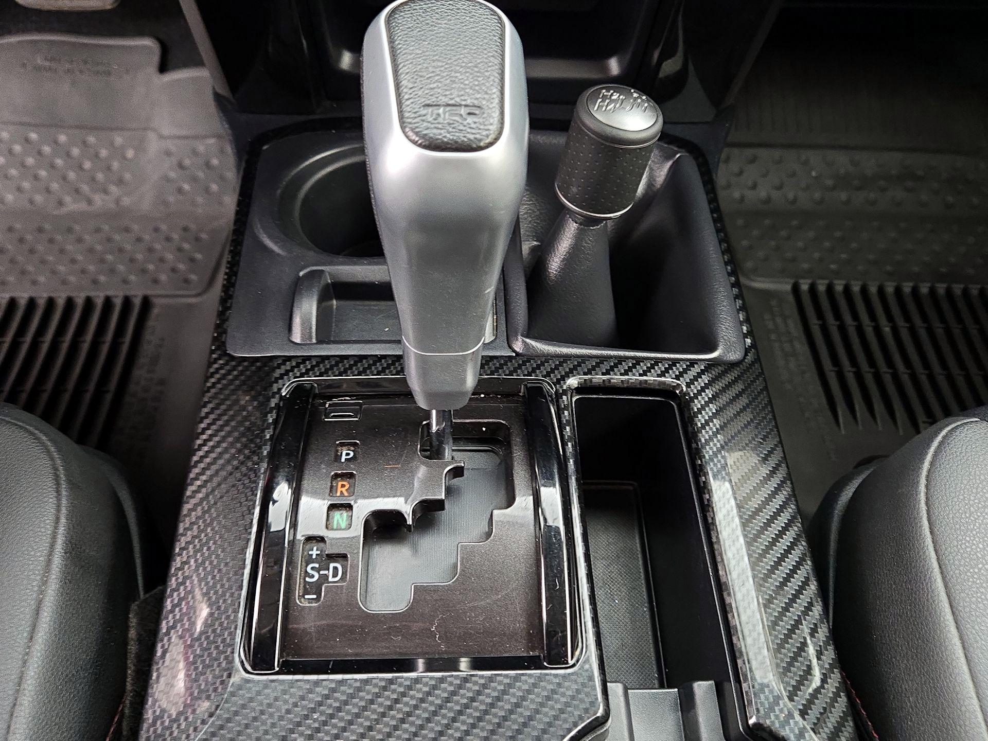 Thumbnail: 2019 Toyota 4Runner - 17