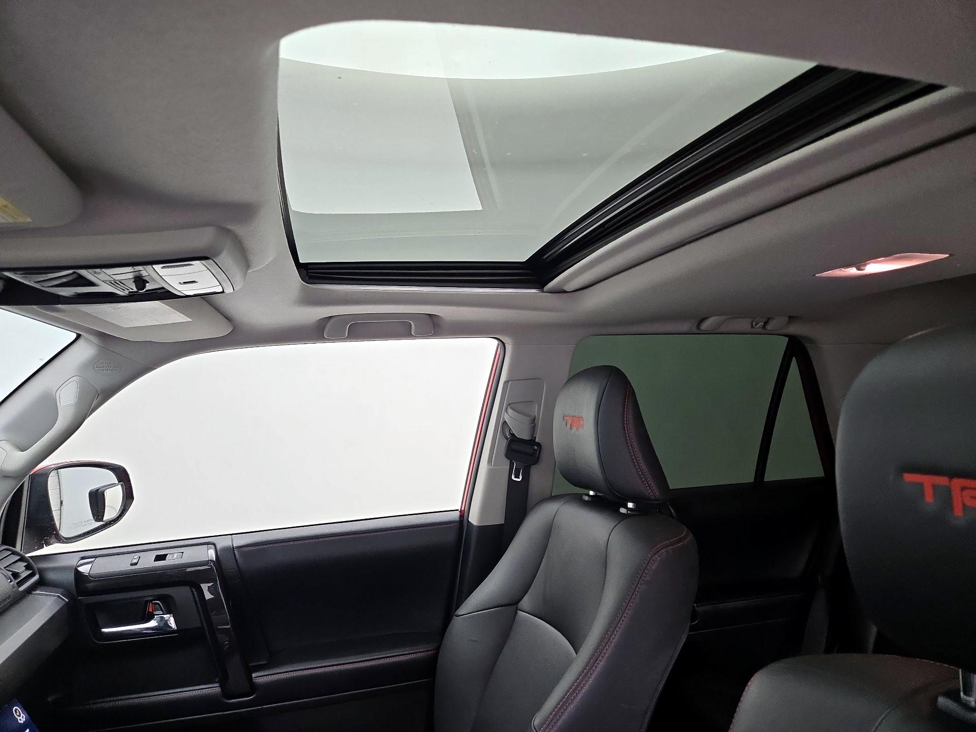 Thumbnail: 2019 Toyota 4Runner - 18