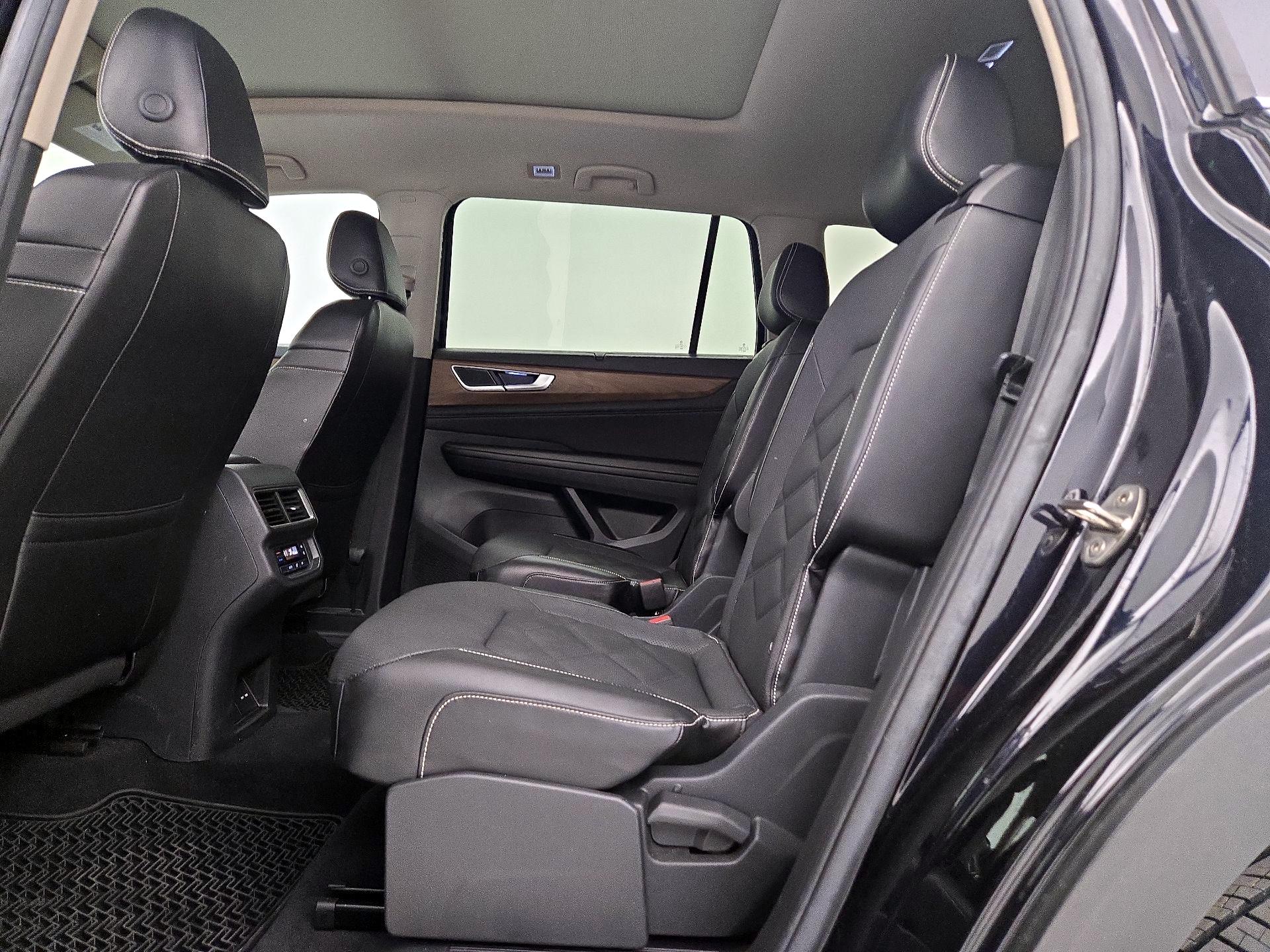 Thumbnail: 2024 Volkswagen Atlas - 19