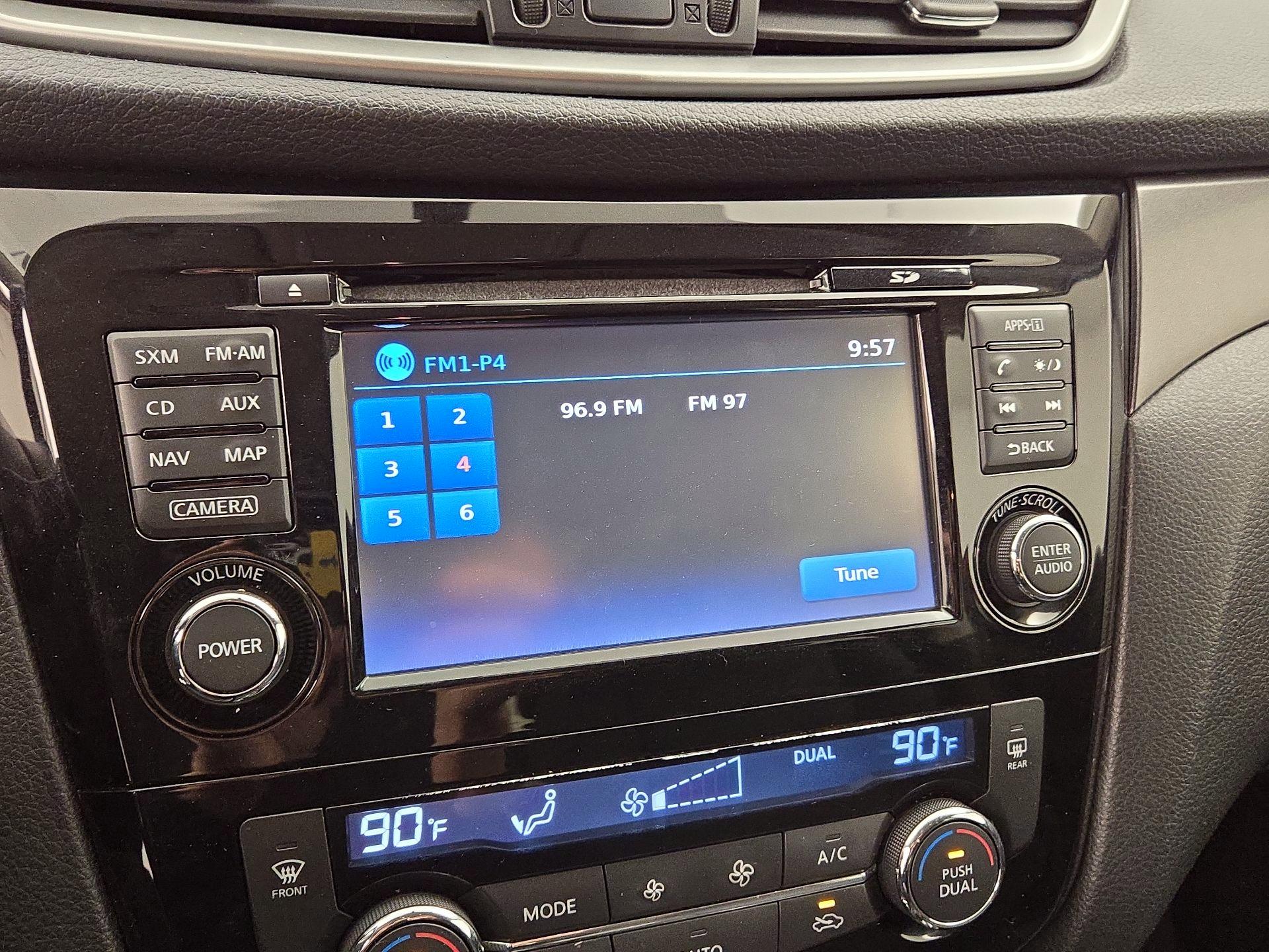 Thumbnail: 2015 Nissan Rogue - 16