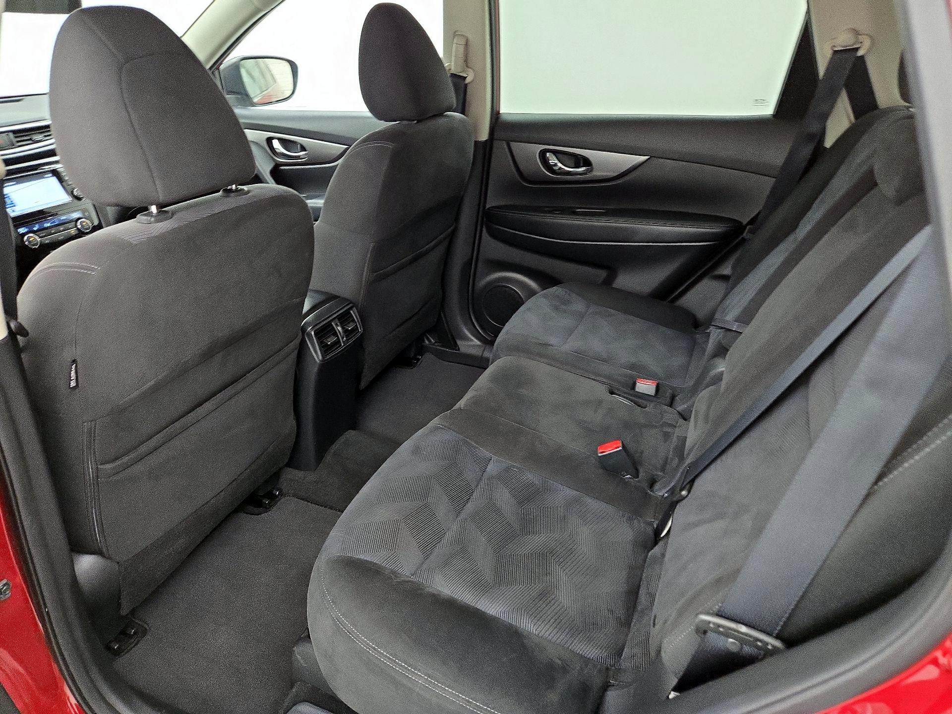 Thumbnail: 2015 Nissan Rogue - 20