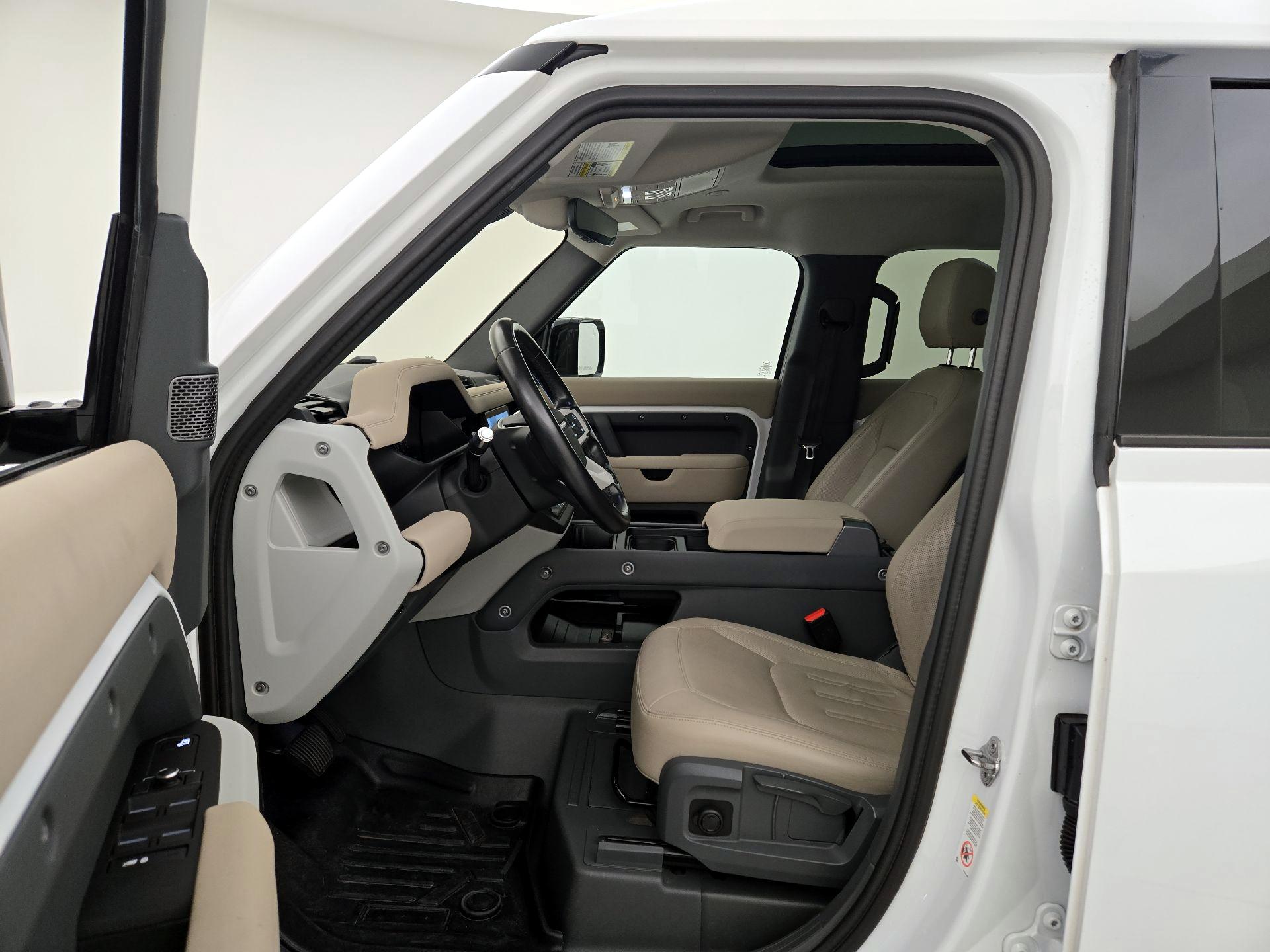 Thumbnail: 2022 Land Rover Defender - 11