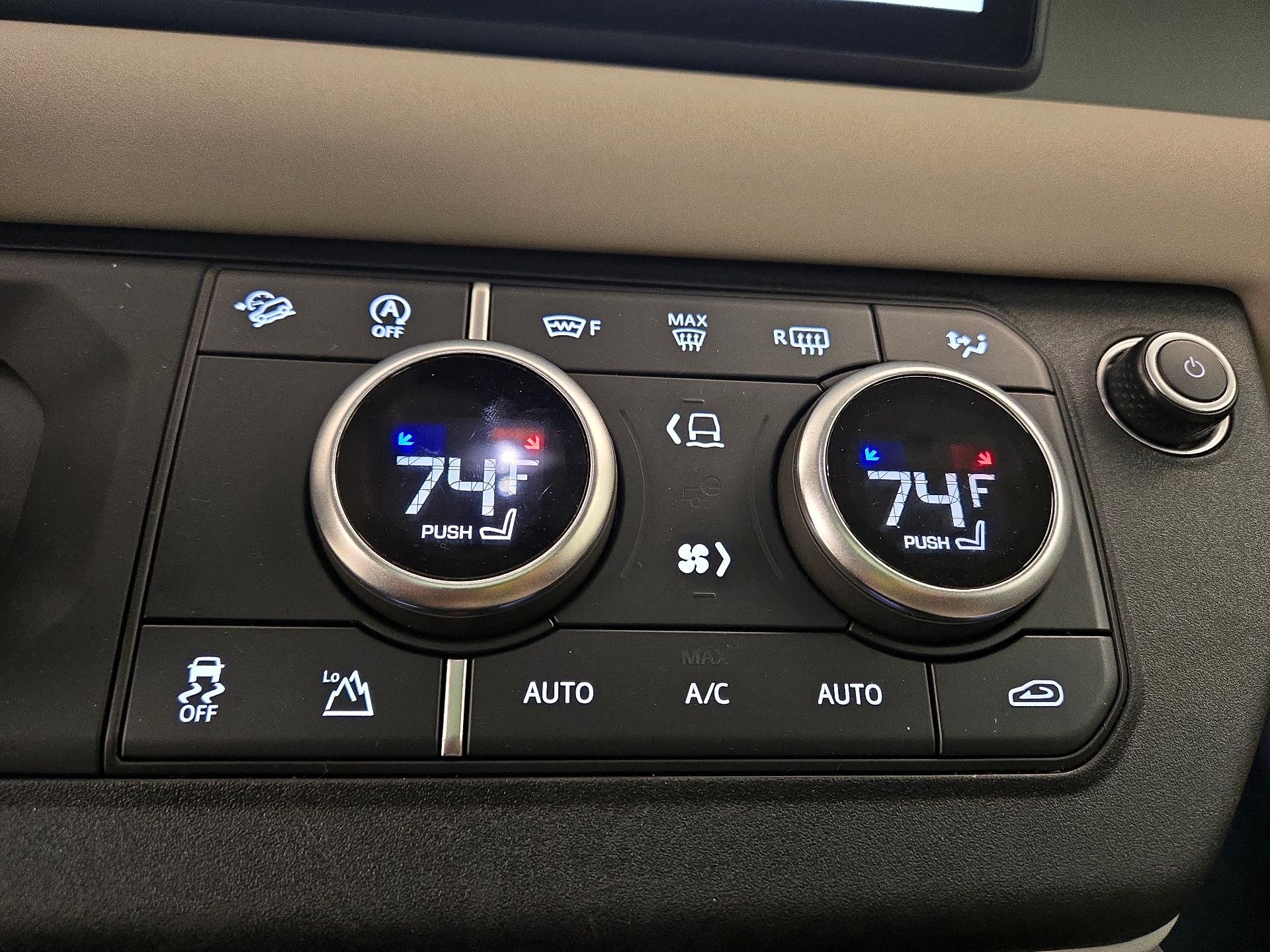 Thumbnail: 2022 Land Rover Defender - 15