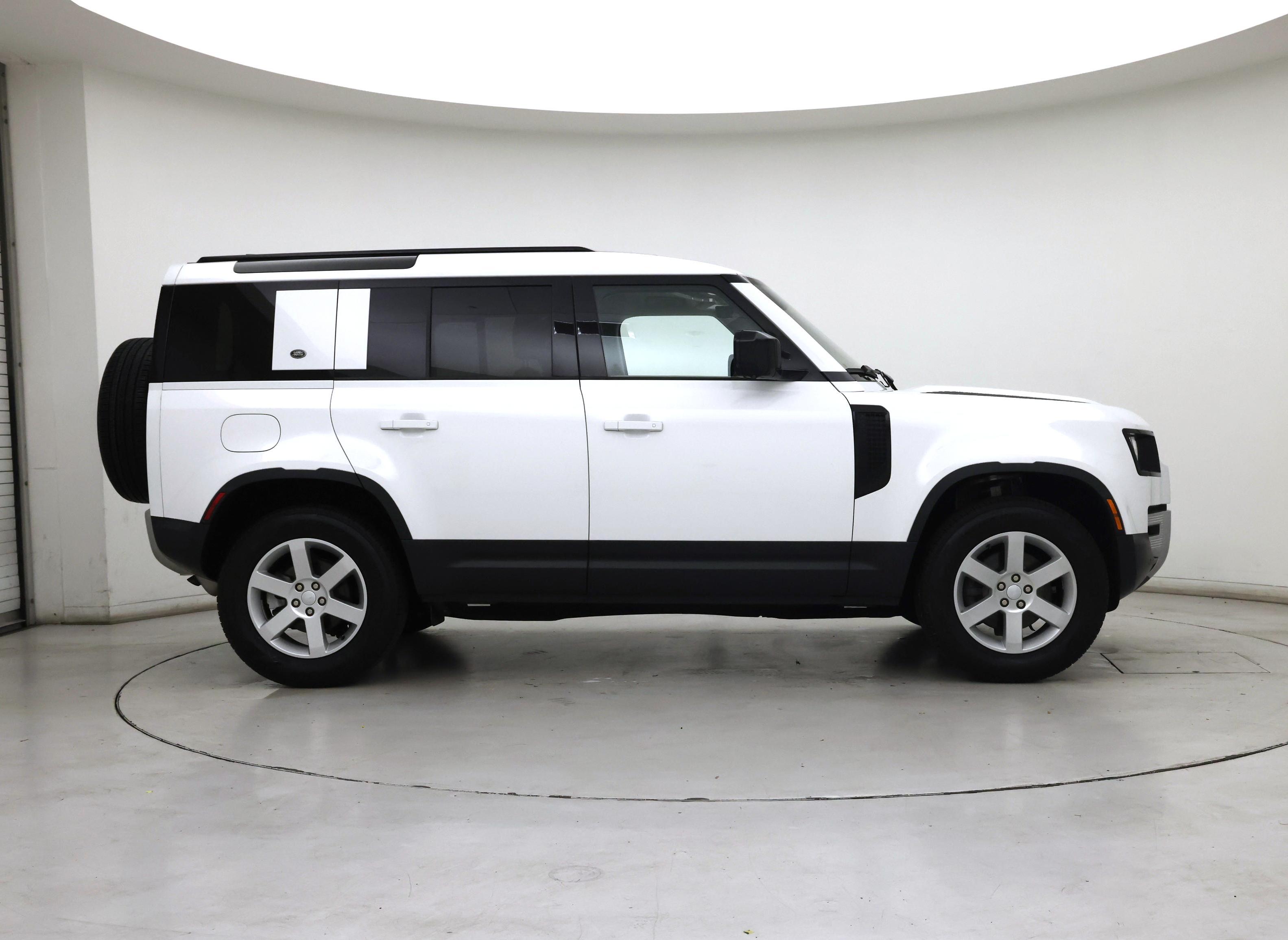 Thumbnail: 2022 Land Rover Defender - 7