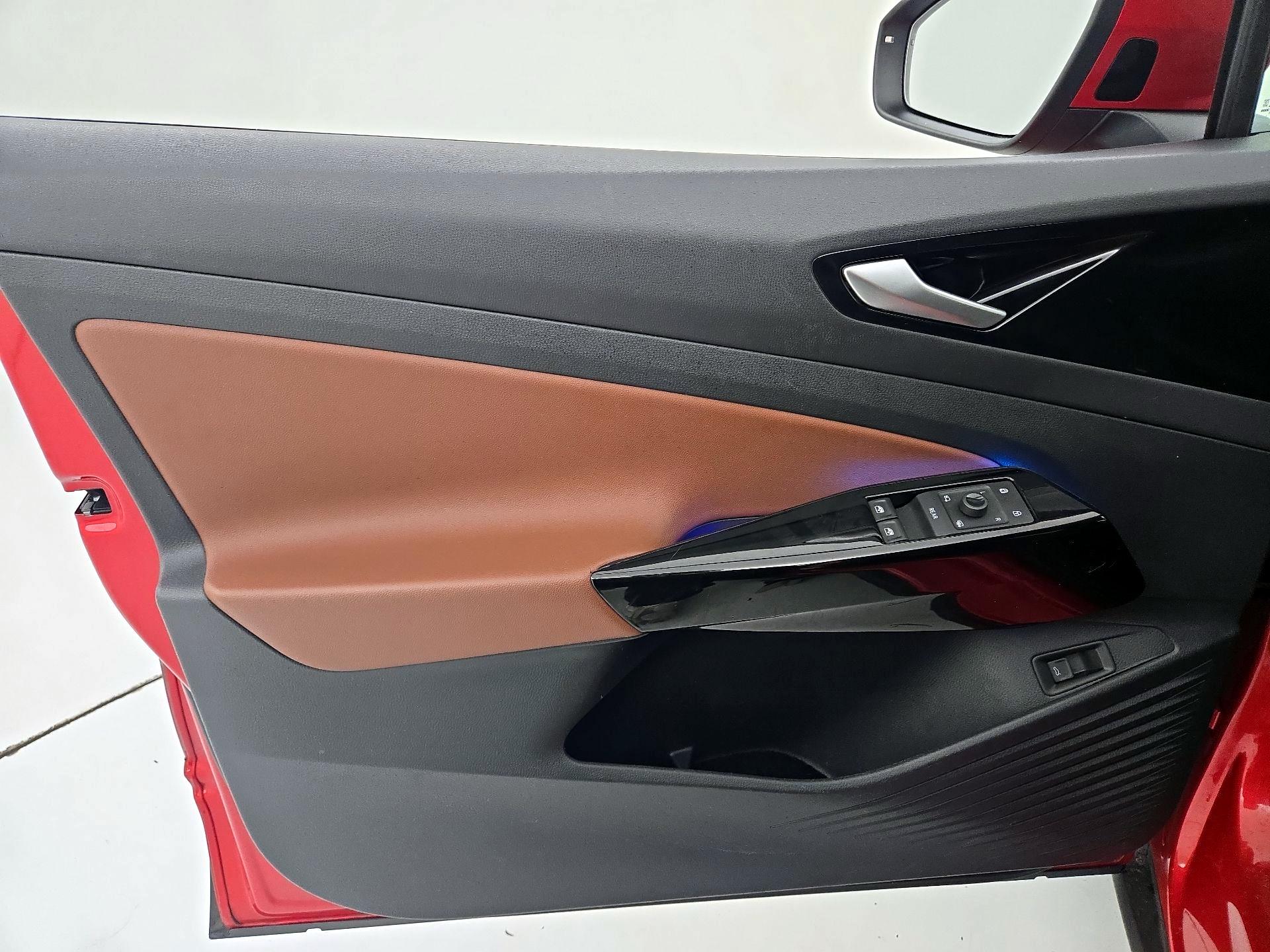 Thumbnail: 2021 Volkswagen ID.4 - 12