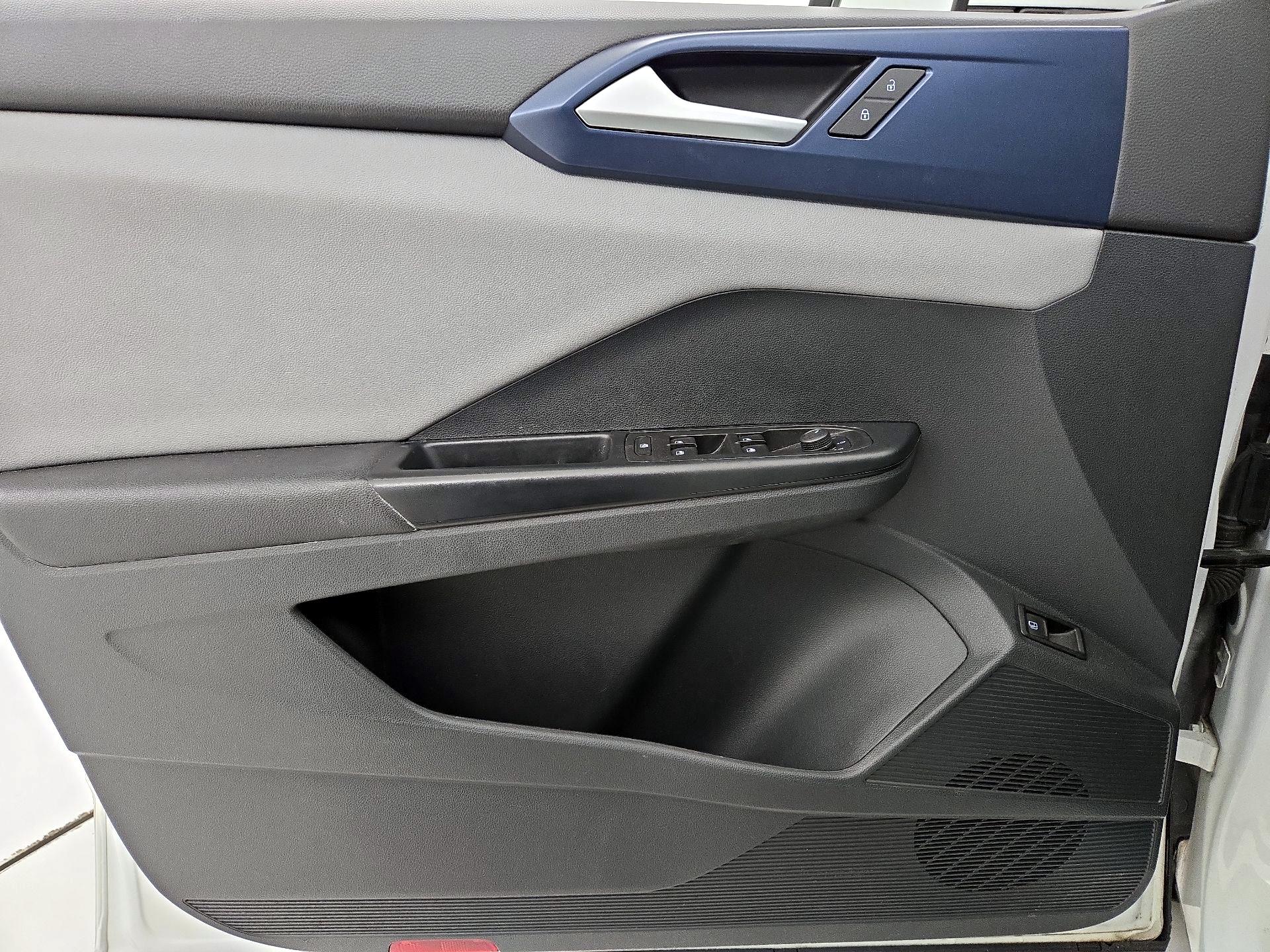 Thumbnail: 2023 Volkswagen Taos - 12