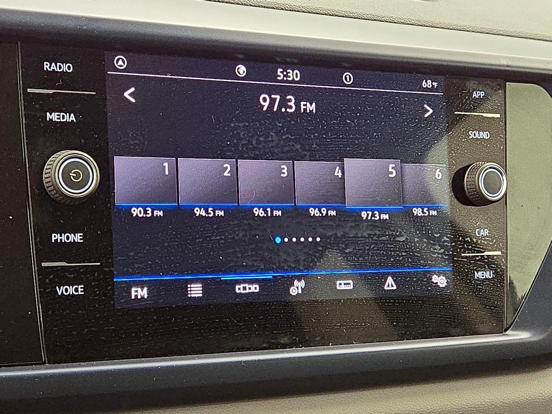 Thumbnail: 2023 Volkswagen Taos - 14