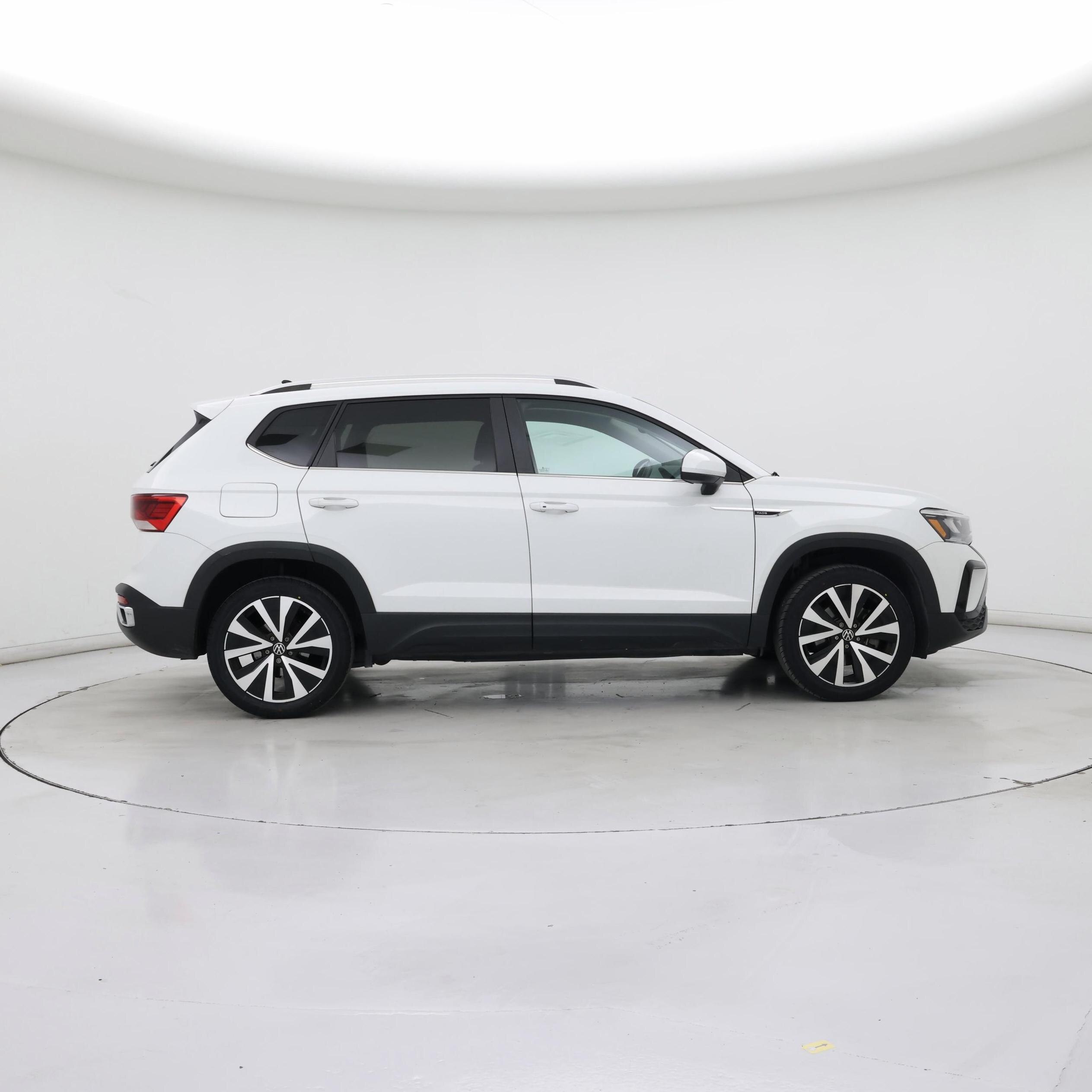 Thumbnail: 2023 Volkswagen Taos - 7