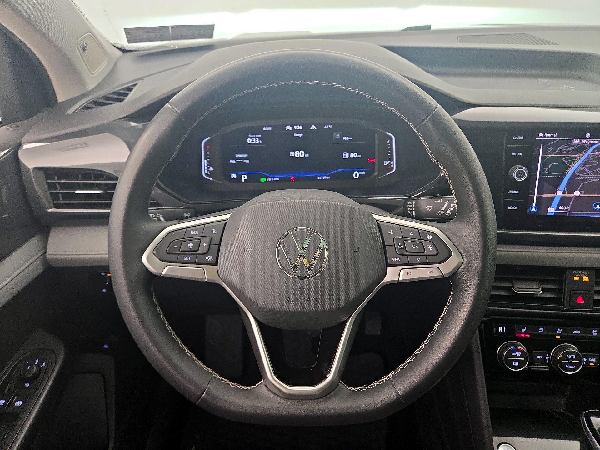 Thumbnail: 2022 Volkswagen Taos - 10