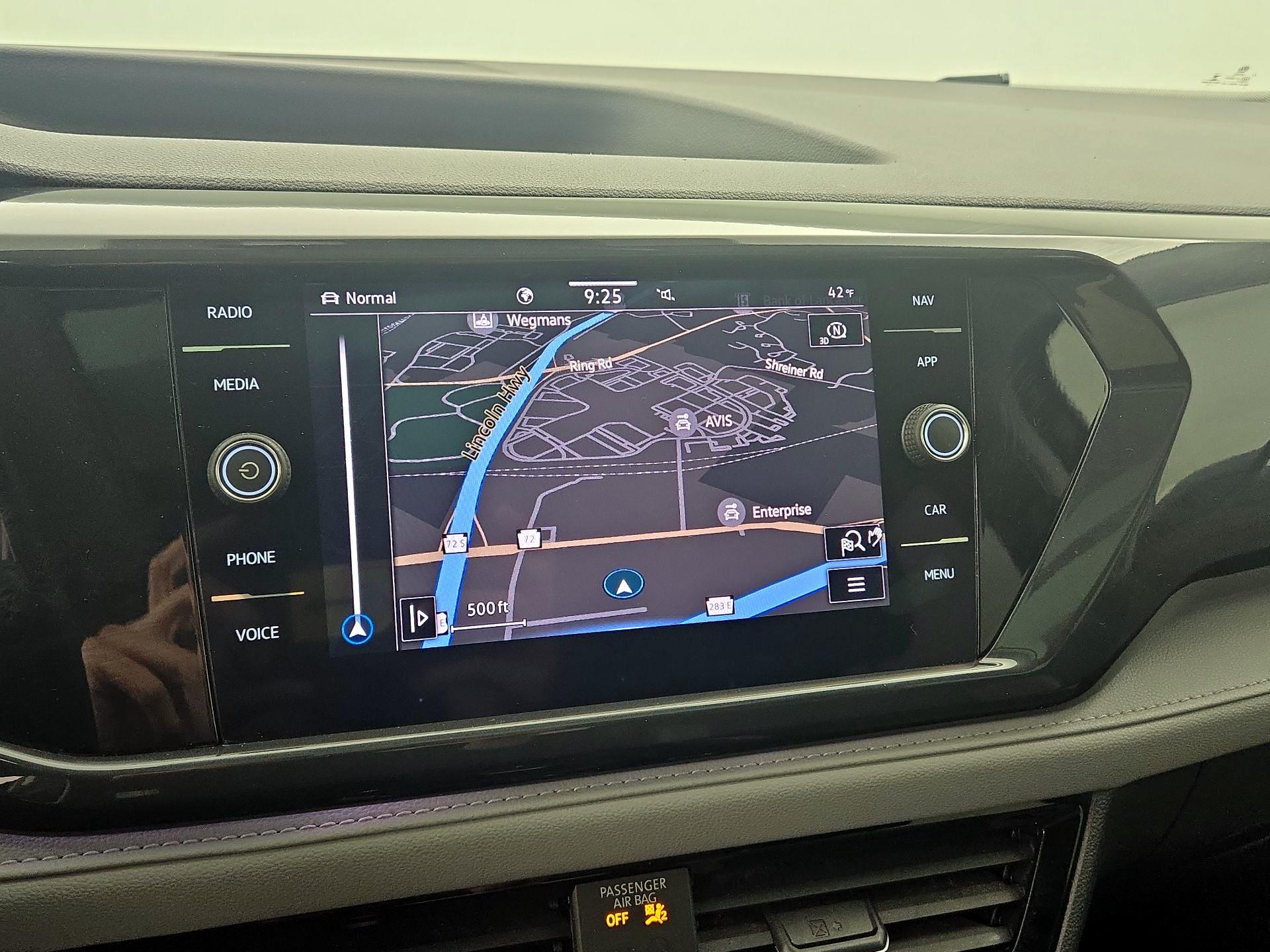 Thumbnail: 2022 Volkswagen Taos - 14