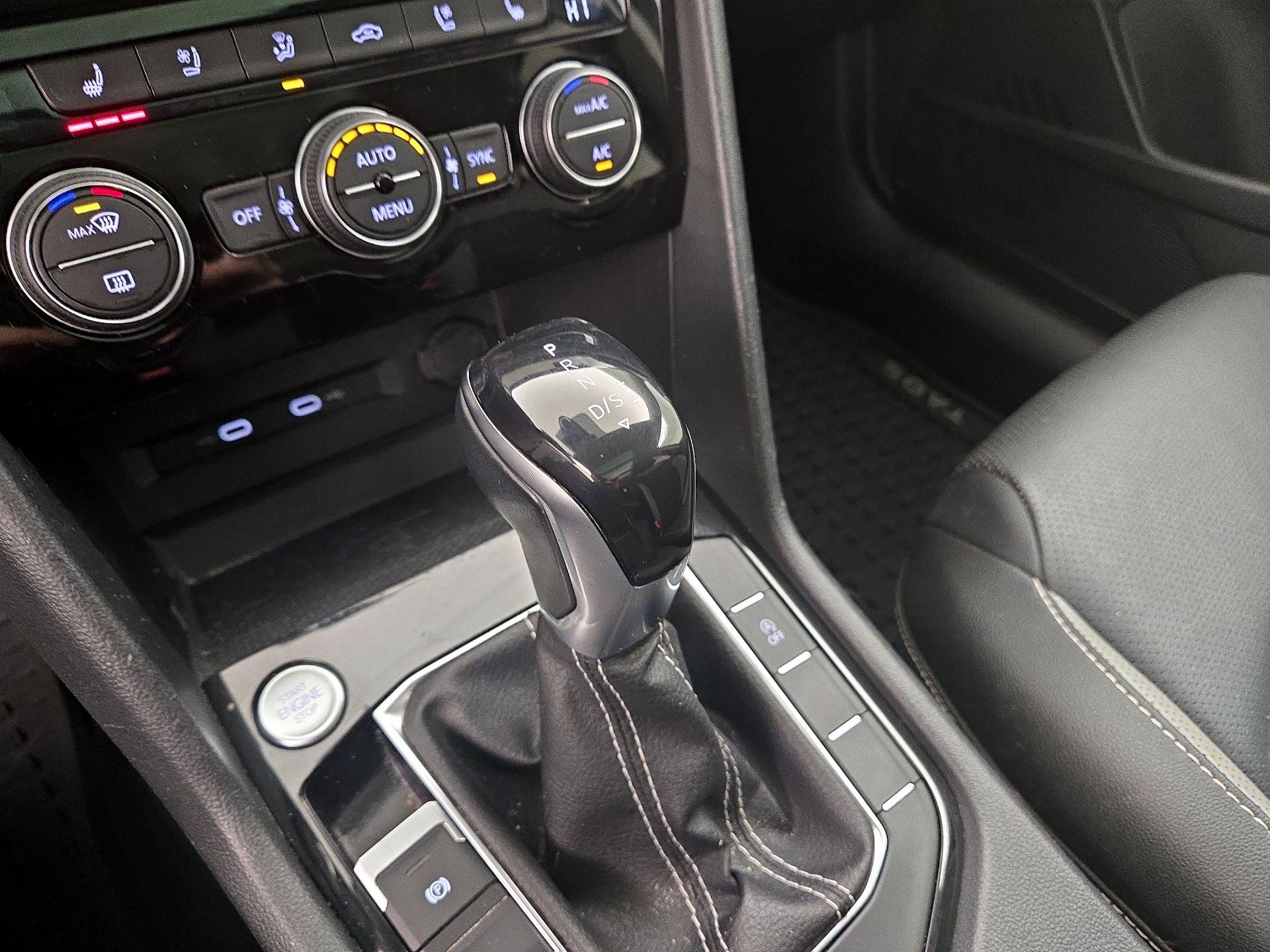 Thumbnail: 2022 Volkswagen Taos - 18