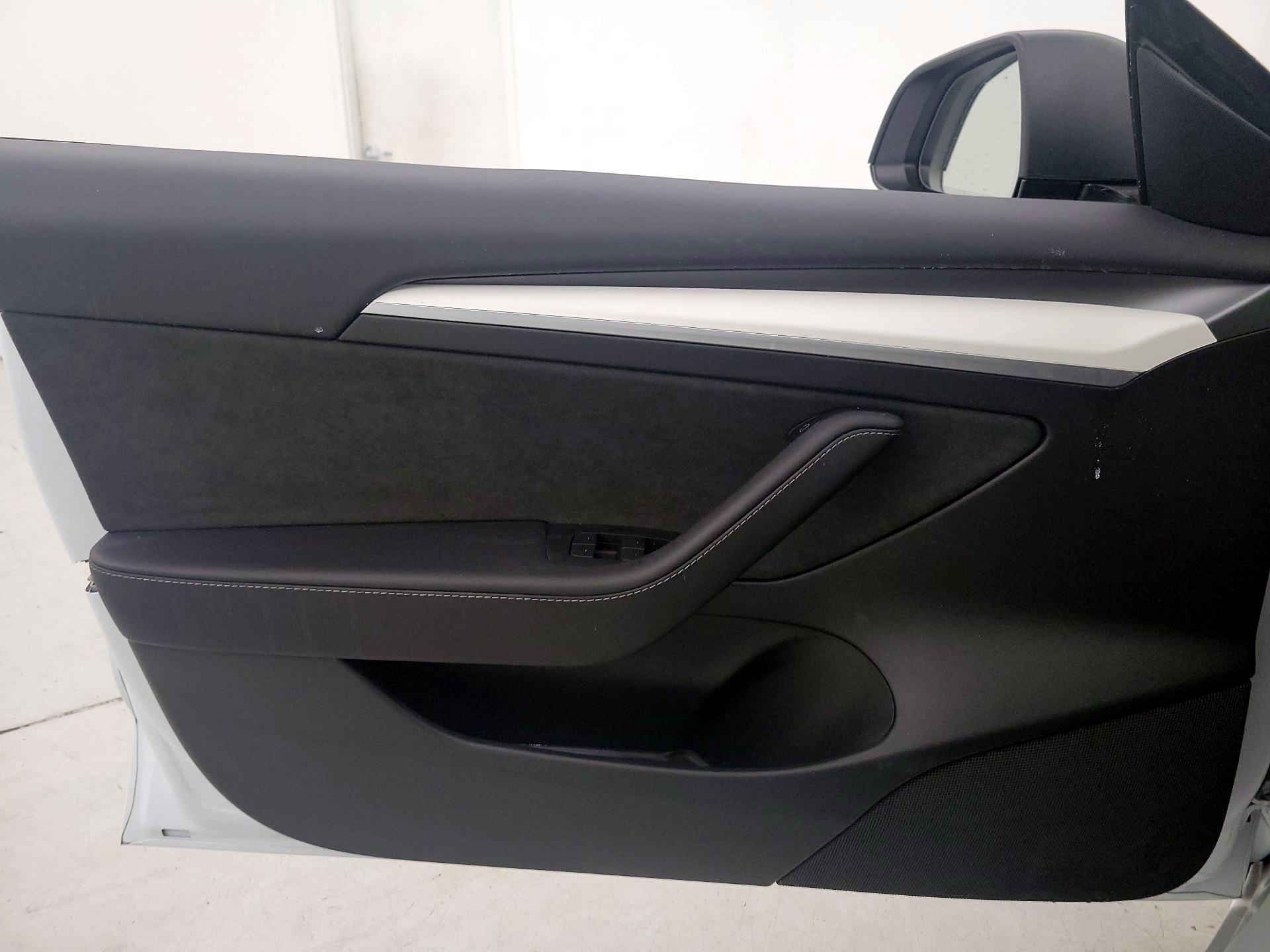 Thumbnail: 2023 Tesla Model 3 - 12