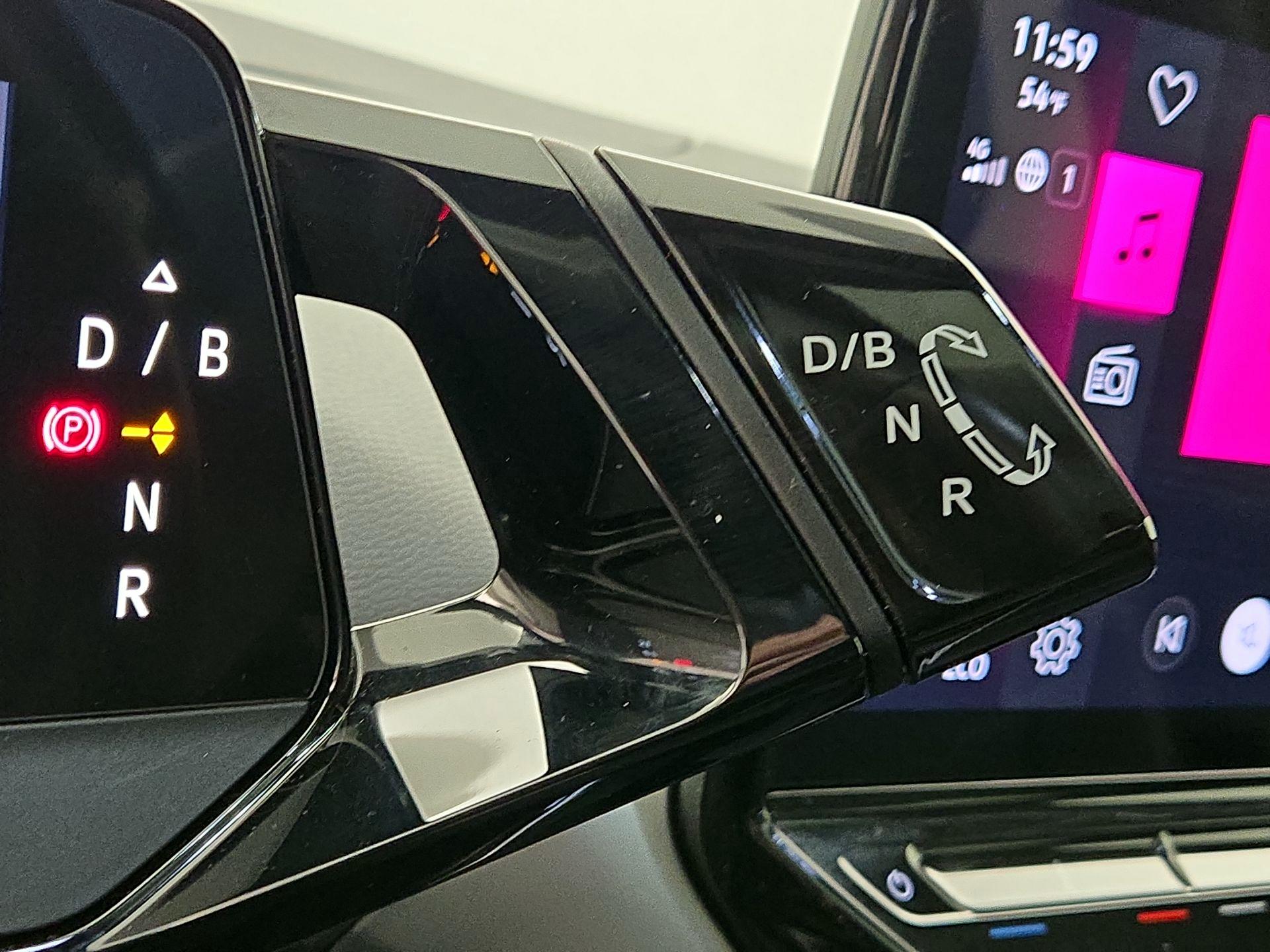 Thumbnail: 2023 Volkswagen ID.4 - 18