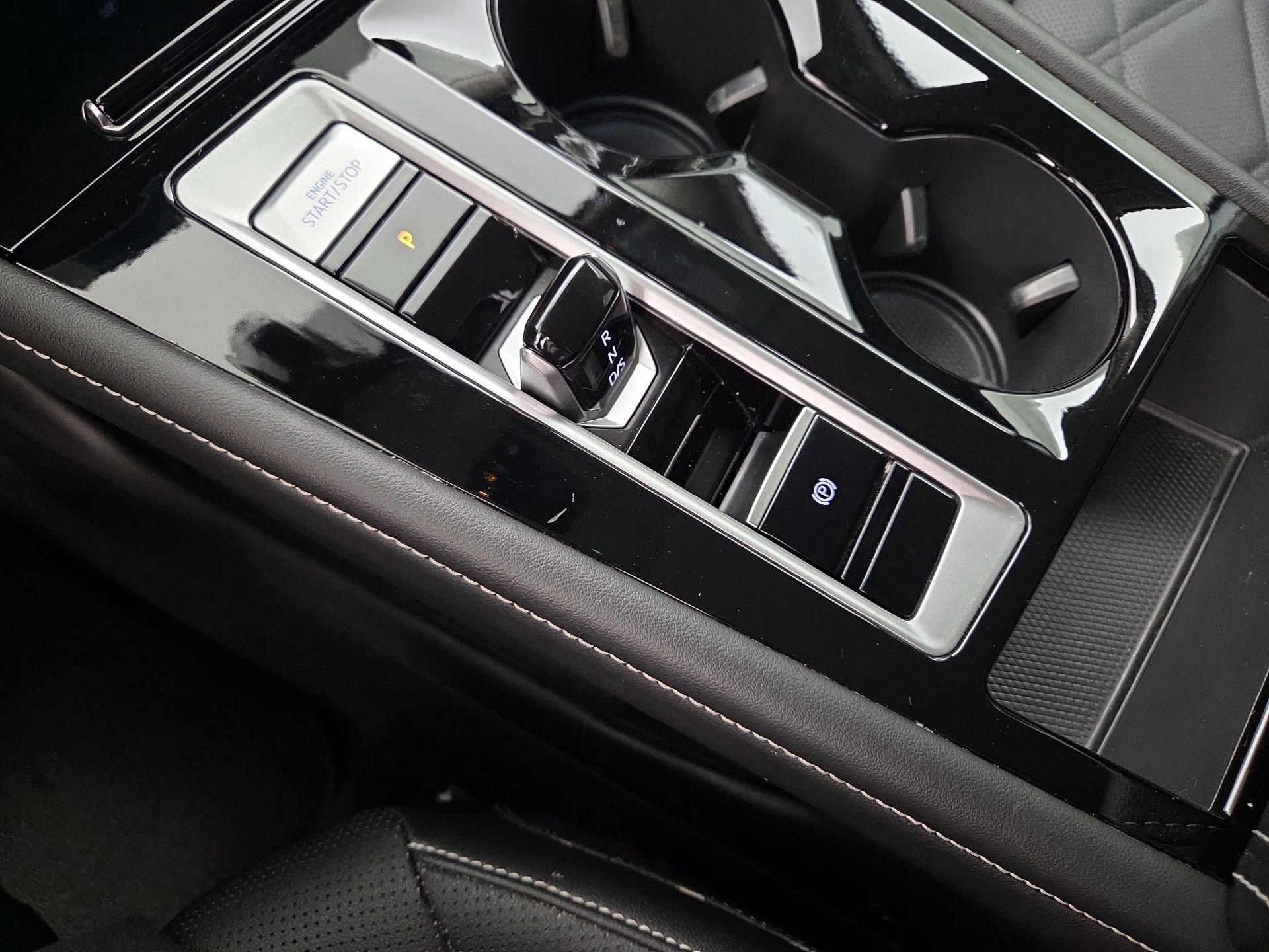 Thumbnail: 2024 Volkswagen Atlas - 17