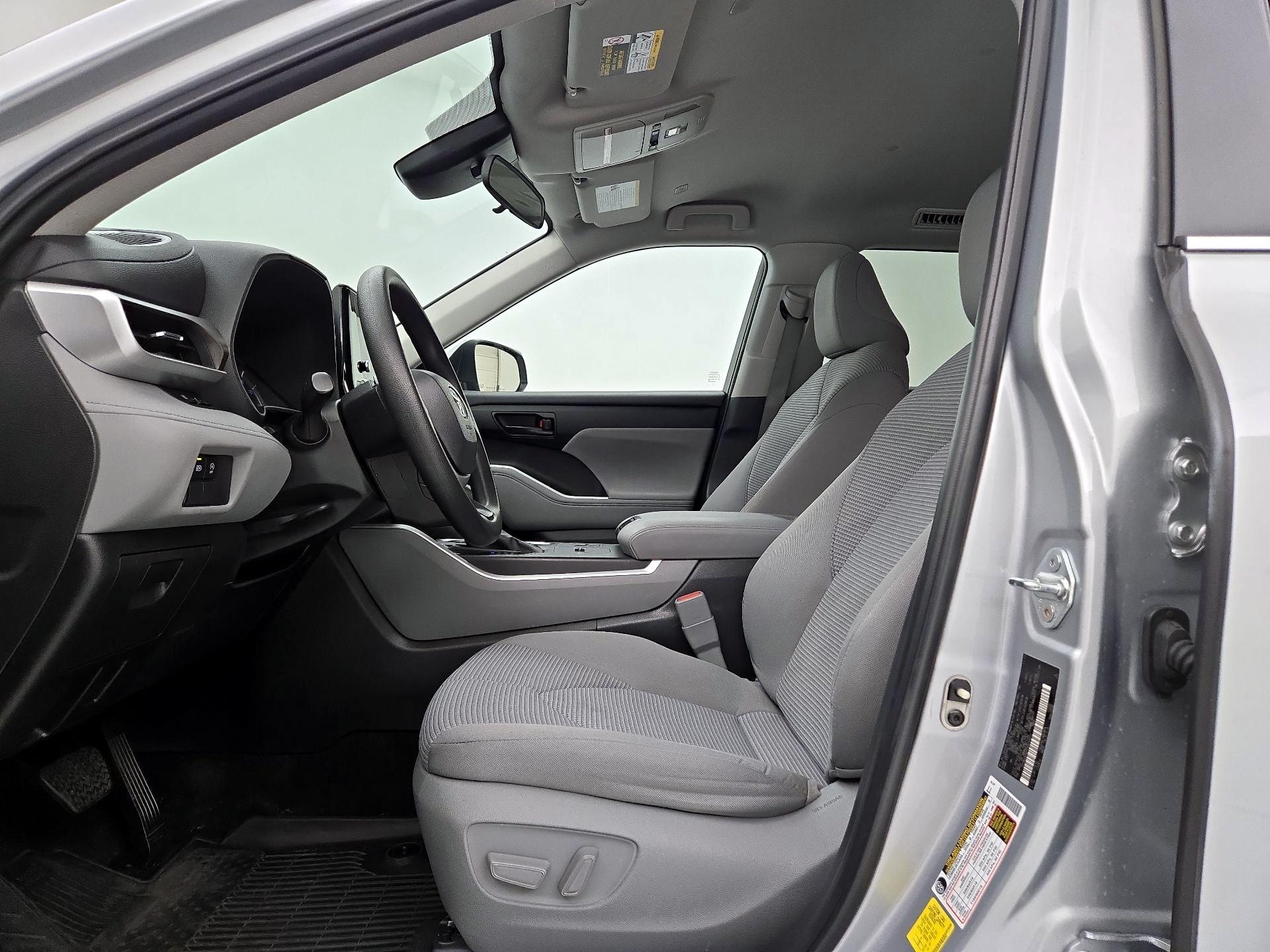 Thumbnail: 2023 Toyota Highlander - 11