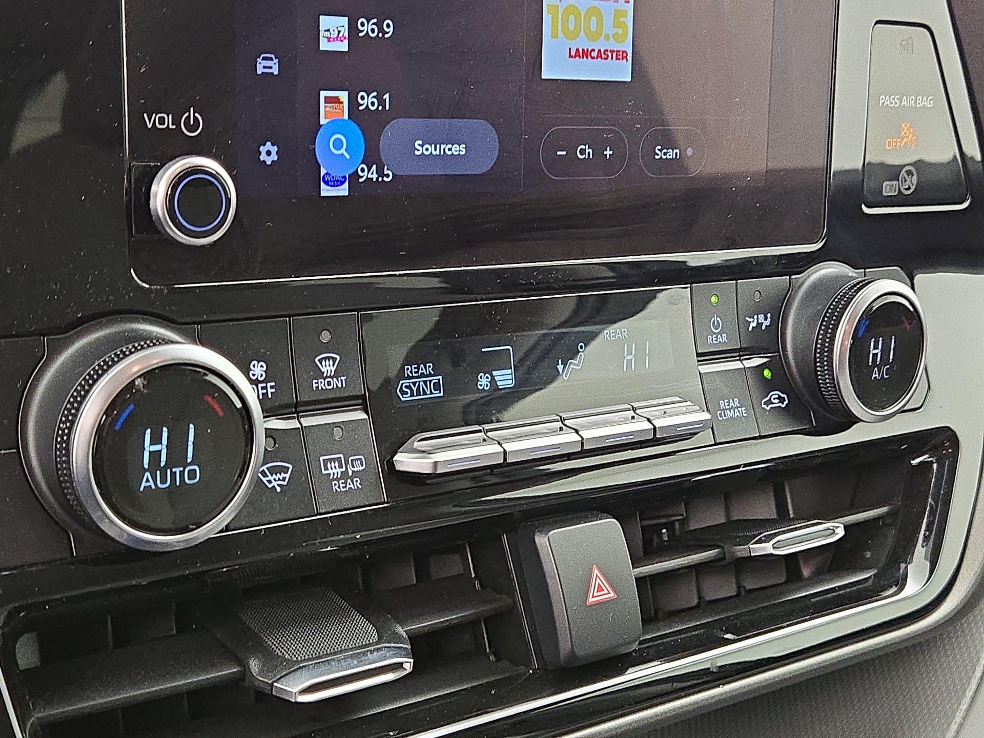 Thumbnail: 2023 Toyota Highlander - 15