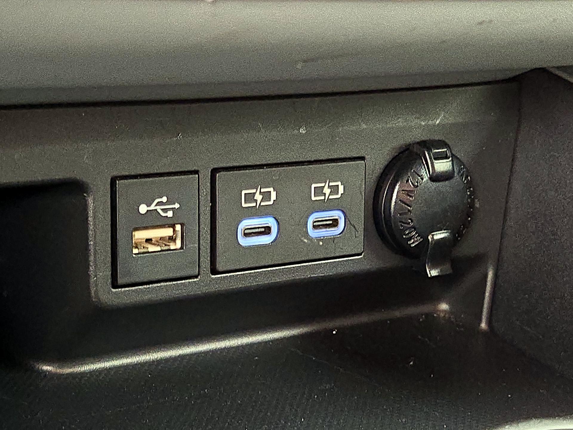 Thumbnail: 2023 Toyota Highlander - 17