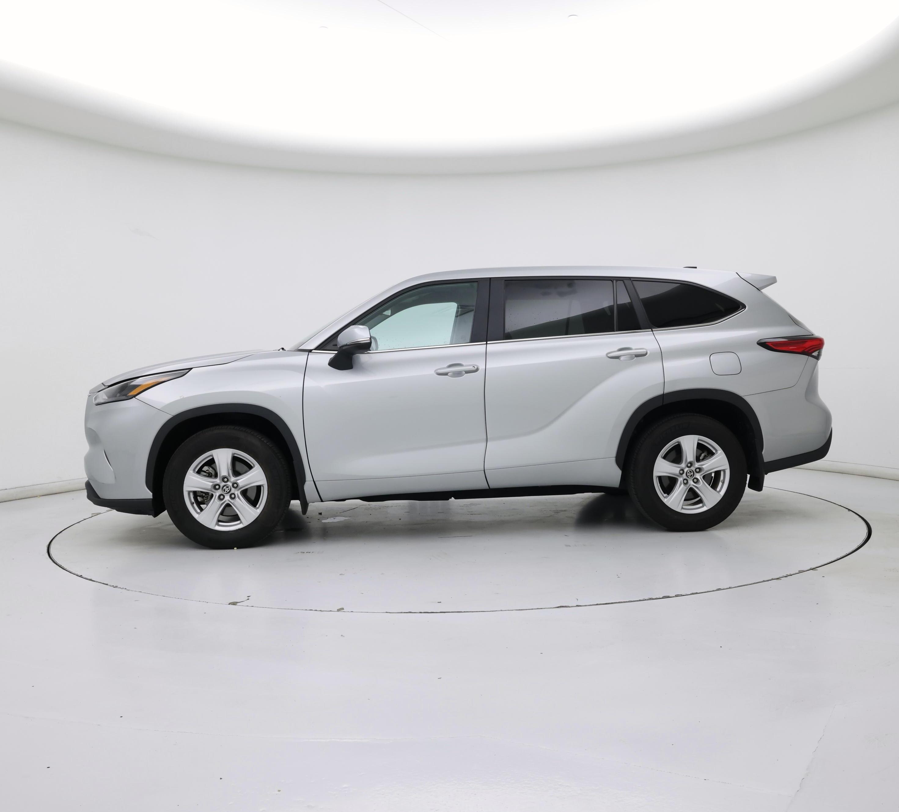 Thumbnail: 2023 Toyota Highlander - 3