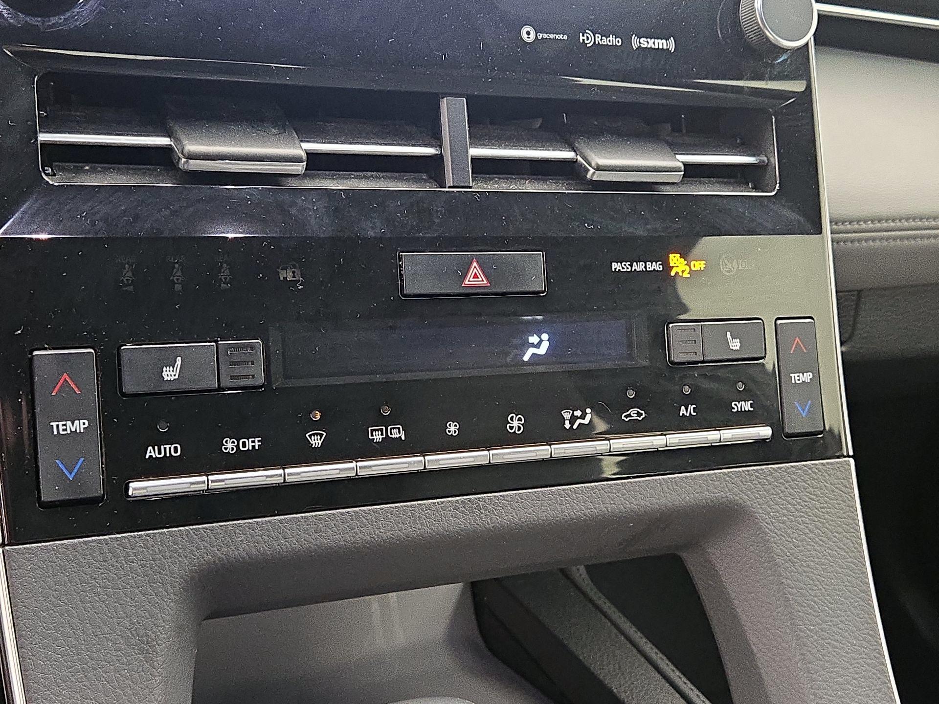 Thumbnail: 2019 Toyota Avalon - 16