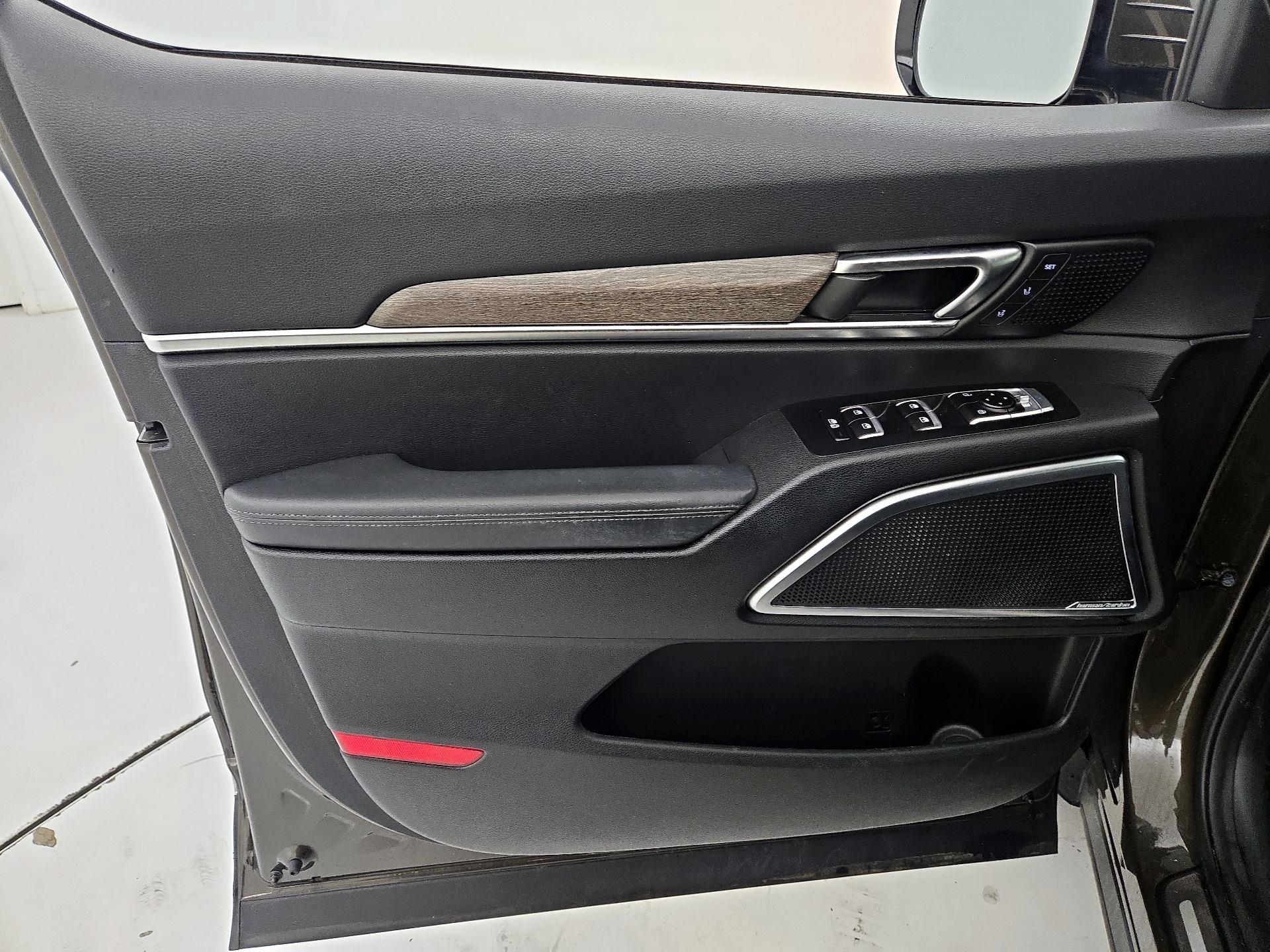 Thumbnail: 2020 Kia Telluride - 12