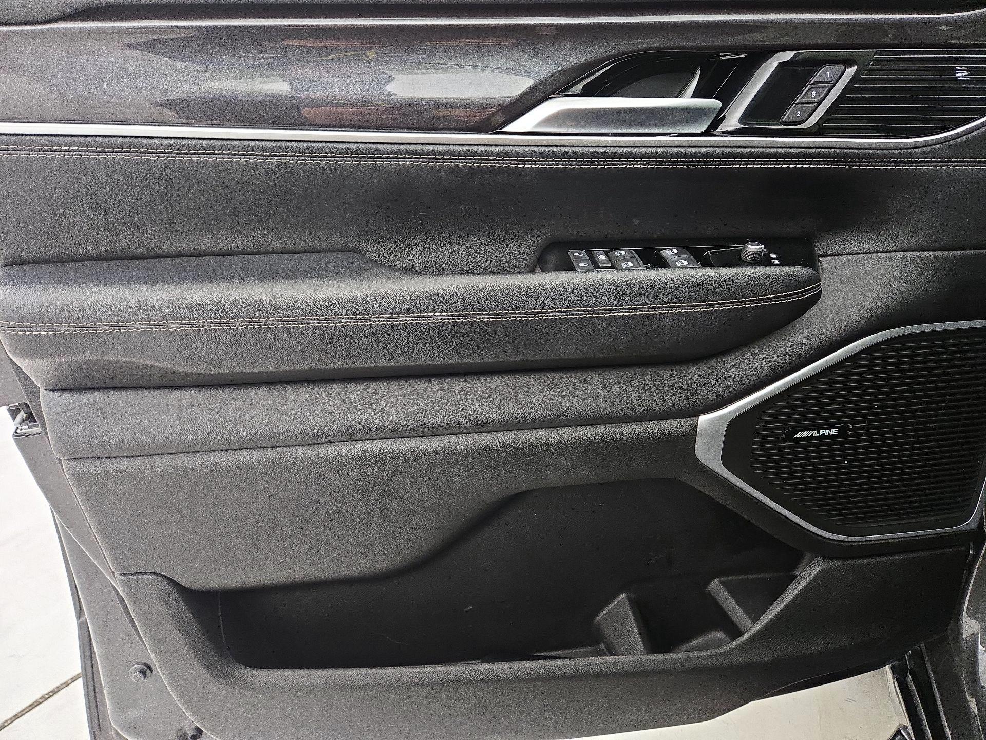 Thumbnail: 2023 Jeep Wagoneer - 12