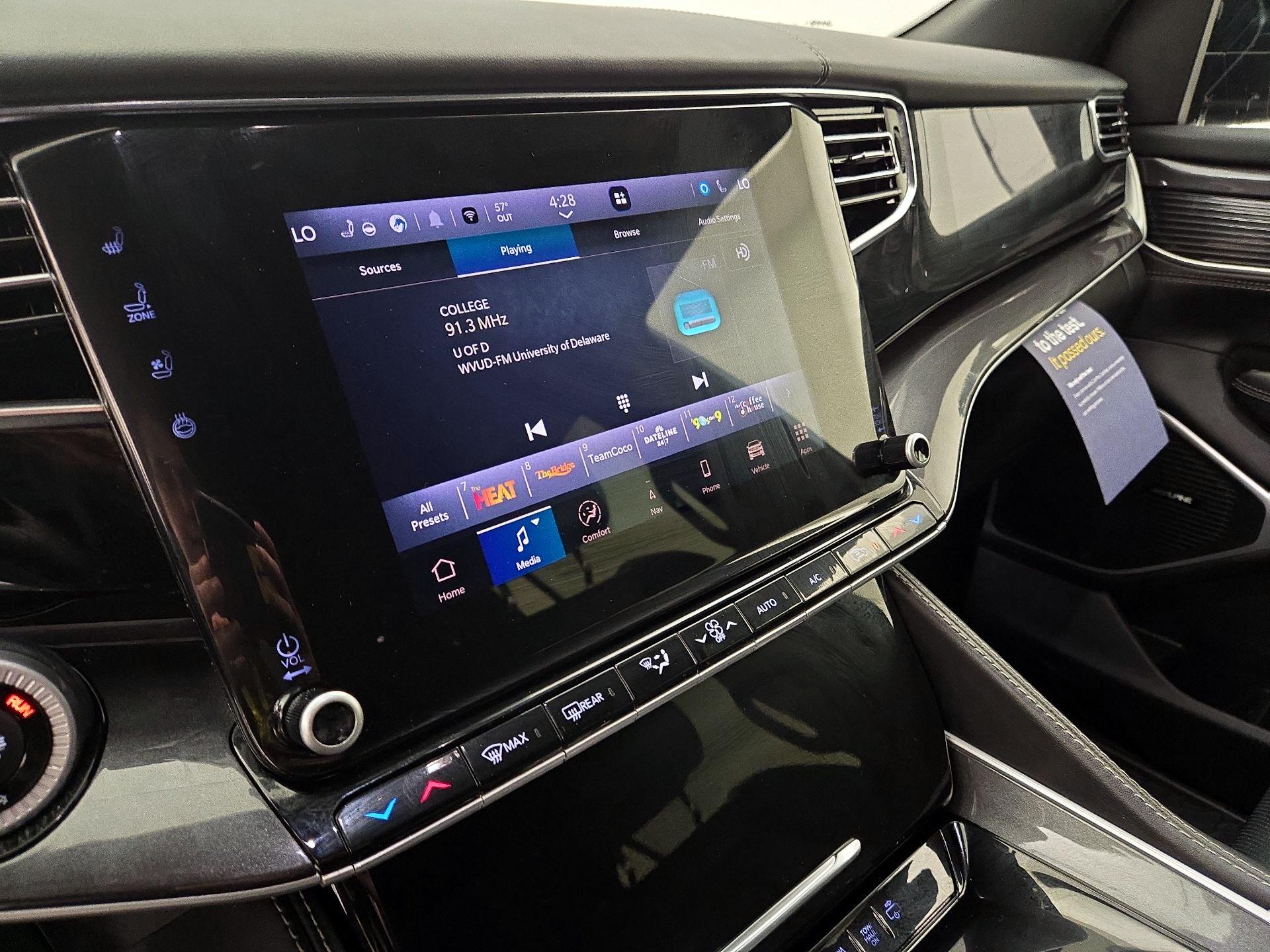 Thumbnail: 2023 Jeep Wagoneer - 15