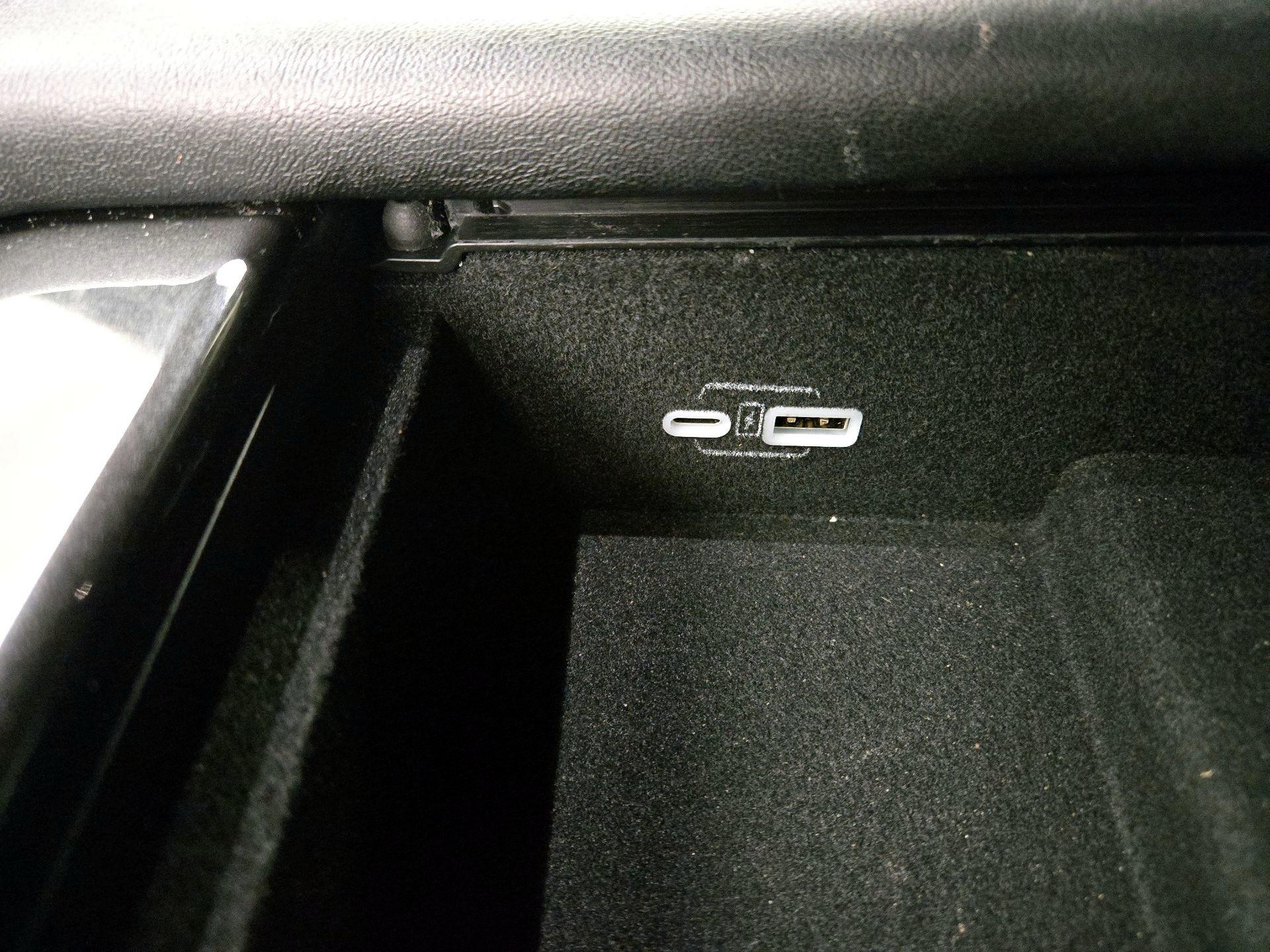 Thumbnail: 2023 Jeep Wagoneer - 18