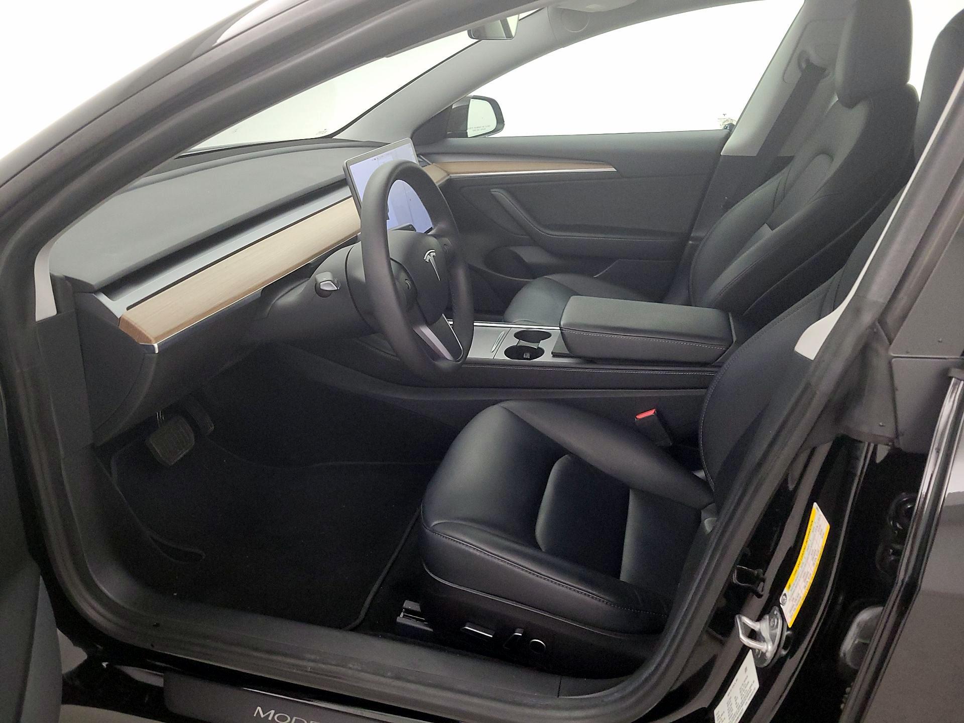 Thumbnail: 2021 Tesla Model 3 - 11