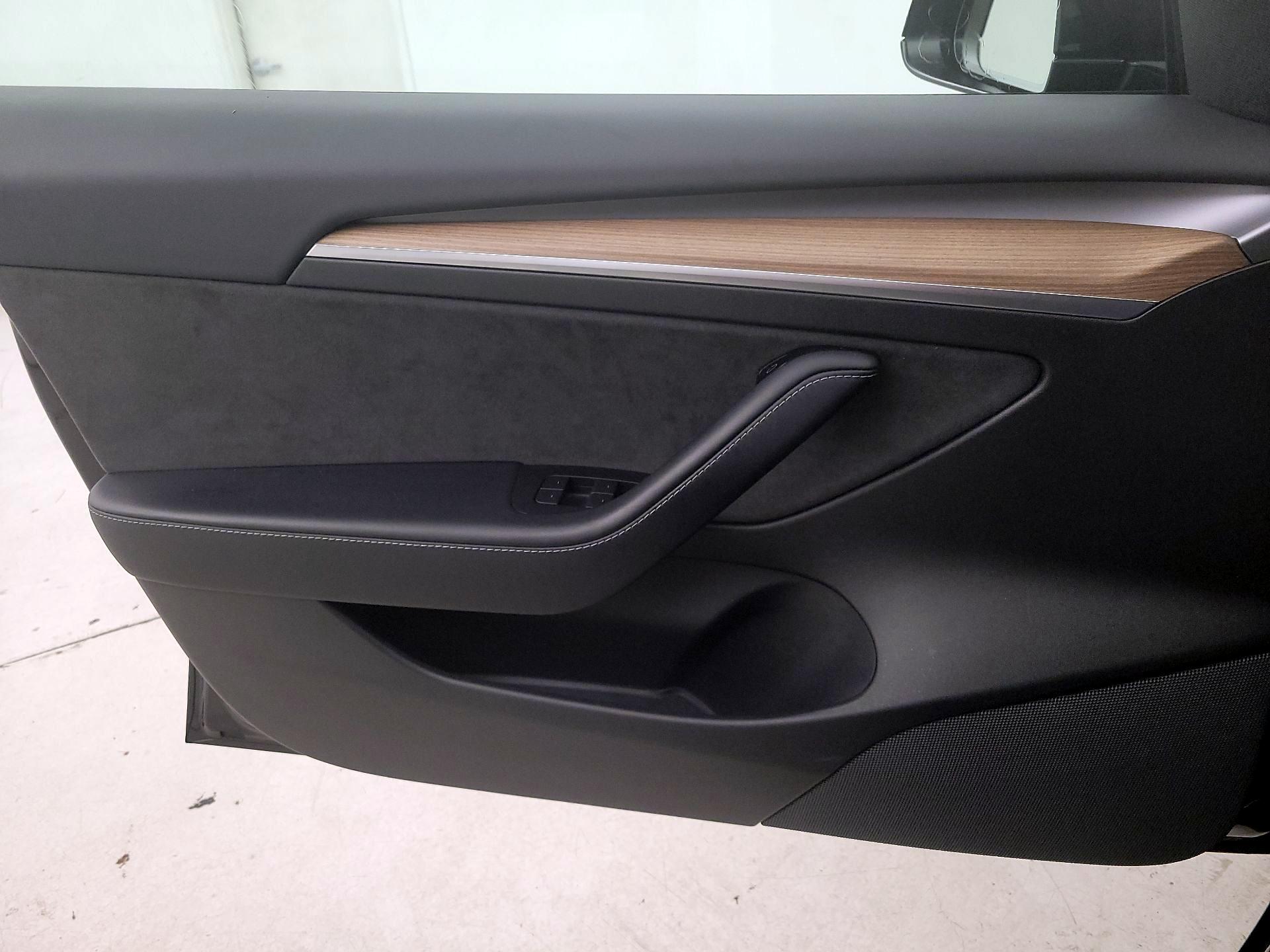 Thumbnail: 2021 Tesla Model 3 - 12