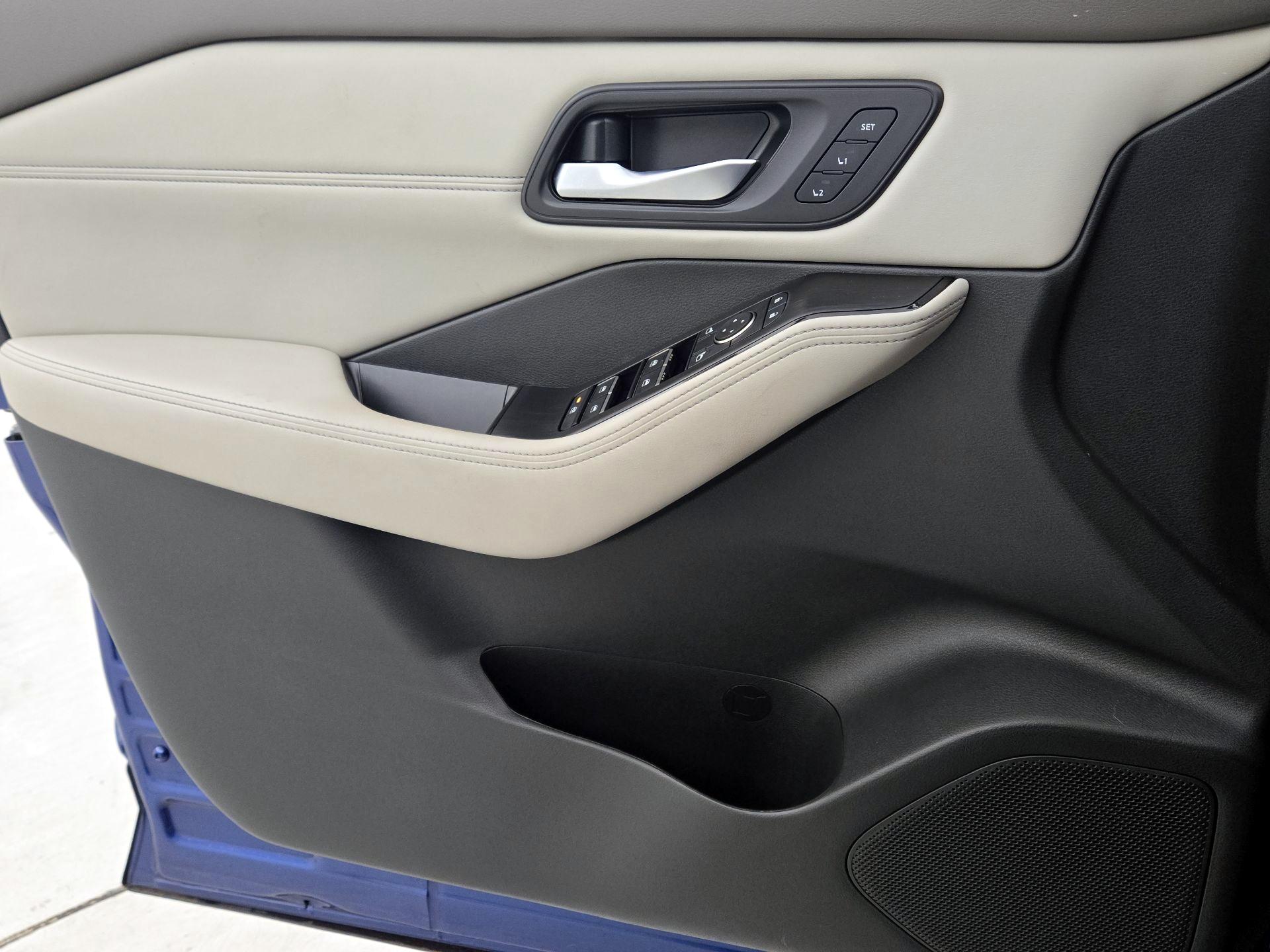 Thumbnail: 2022 Nissan Rogue - 12