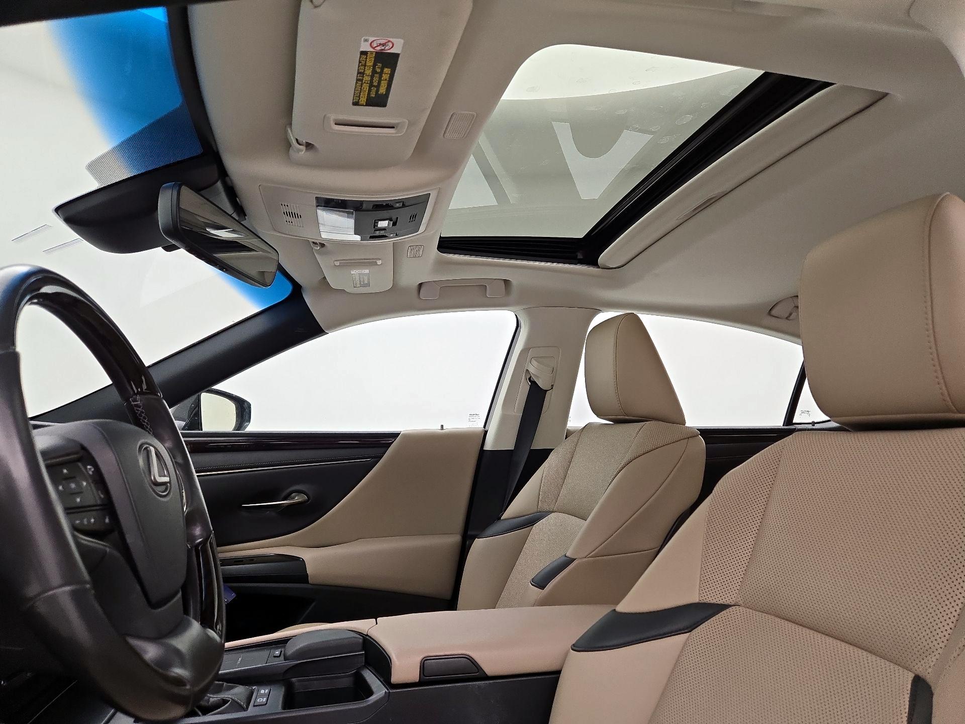 Thumbnail: 2019 Lexus ES - 19