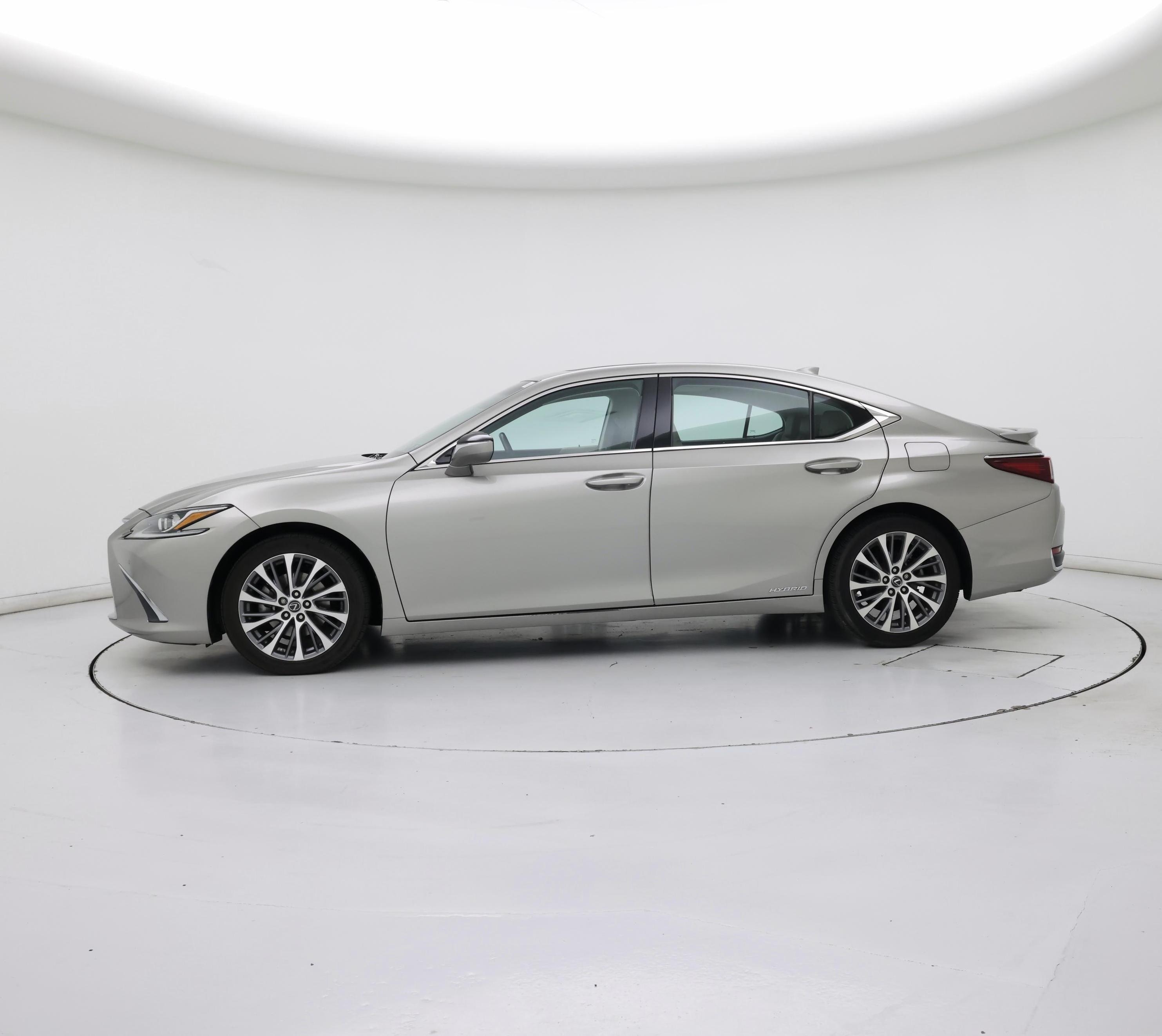 Thumbnail: 2019 Lexus ES - 3